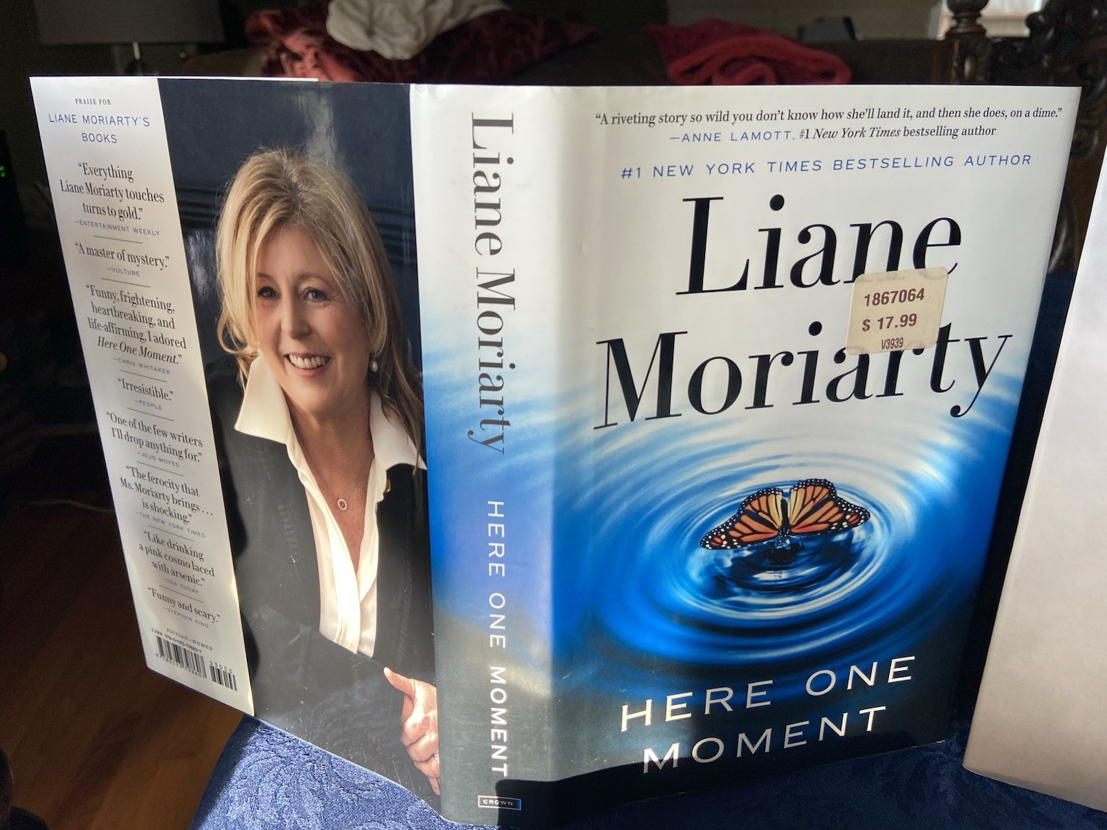 Lot of 7 LIANE MORIARTY Apples Never Fall, Here One Moment Signed + 5 TPB FREESH