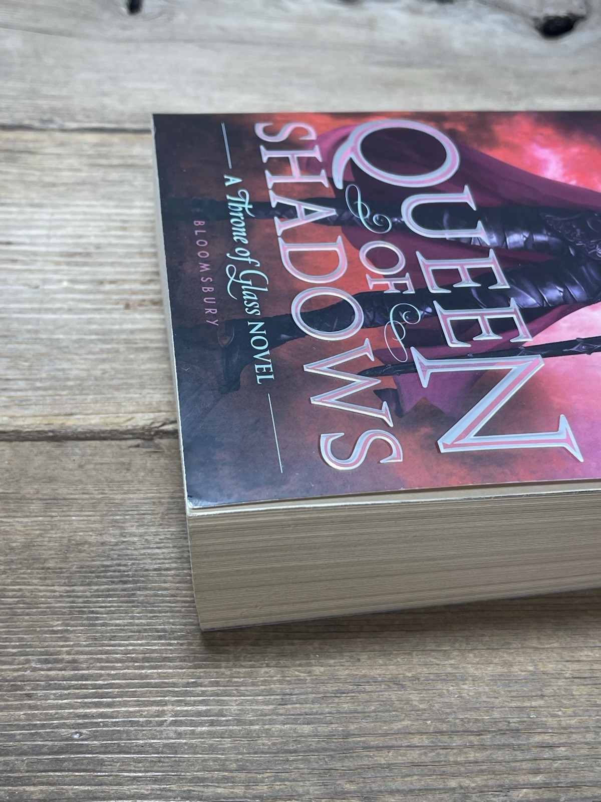 QUEEN OF SHADOWS (THRONE OF GLASS) By Sarah J. Maas **Mint Condition**