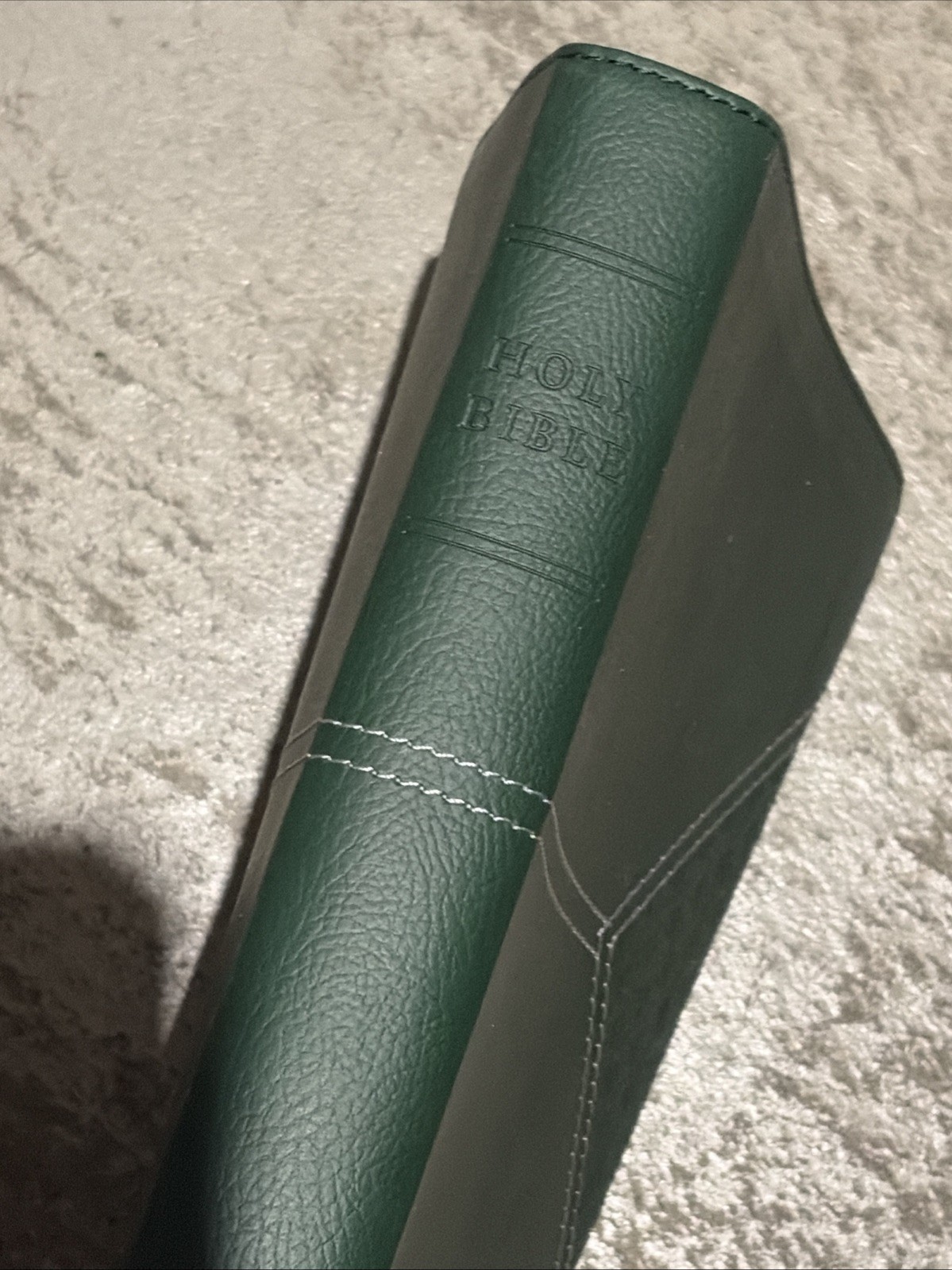 Holy Bible : Niv, Center-column Reference Bible, Green, Red Letter, Comfort P…
