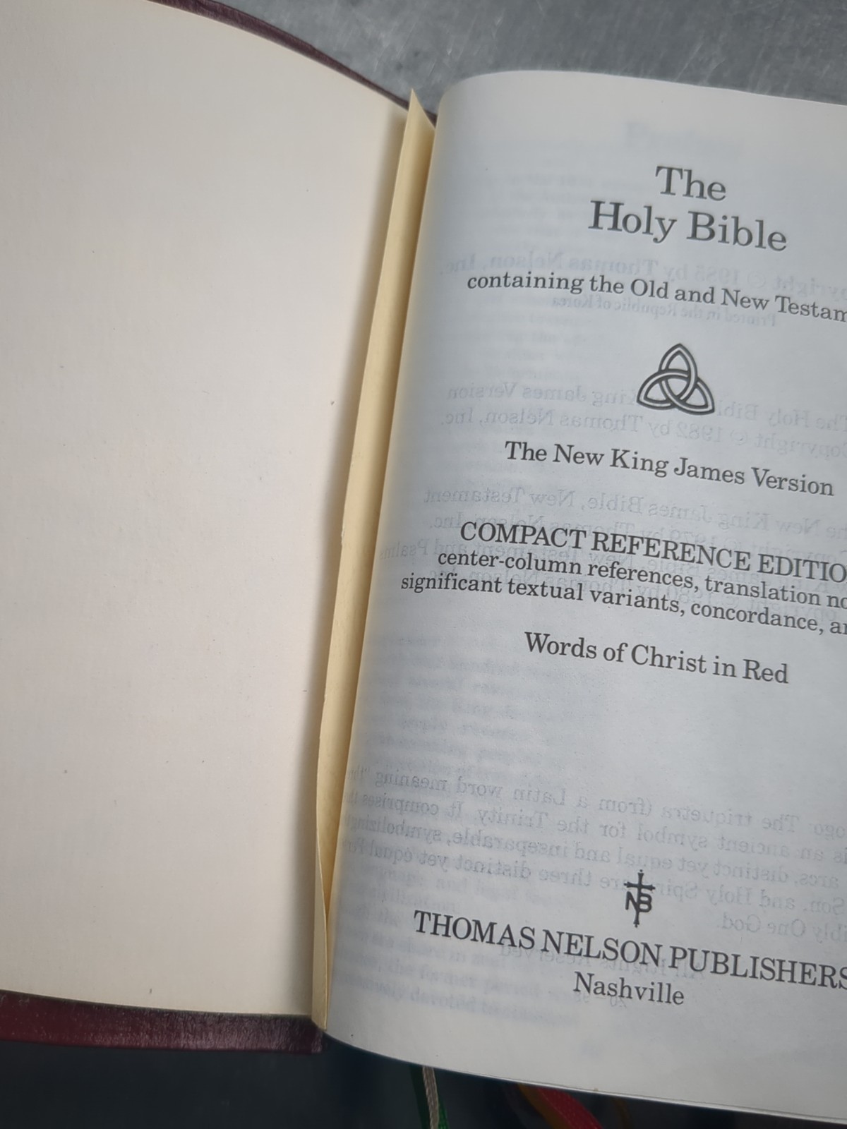 NKJV Compact Reference Bible Snap Flap Close Burgundy Leather 1985 Nelson 244SBG