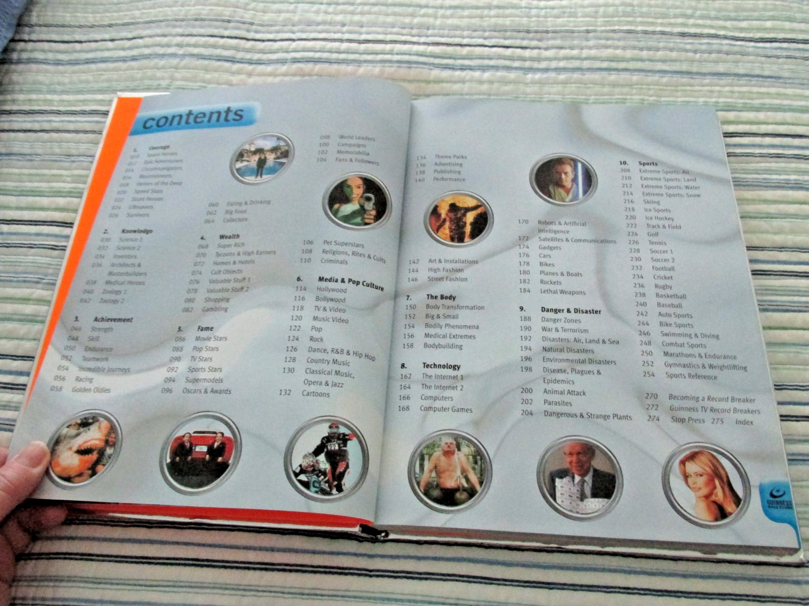 Vintage Guinness Book Of World Records 2000 Millennium Edition Silver Hard Cover