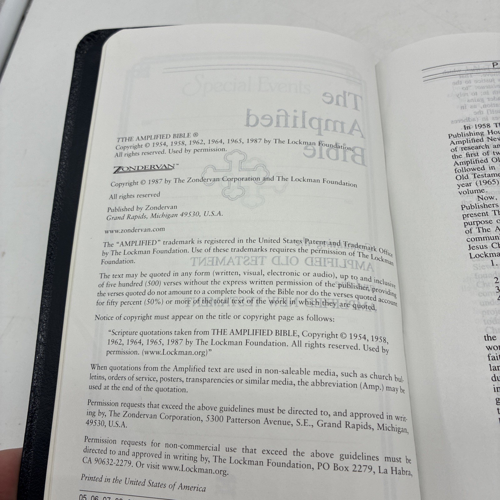 Amplified Bible Zondervan 1987 Bonded Leather Navy Blue Excellent