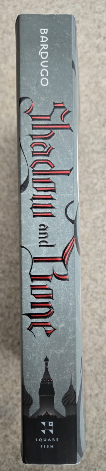 Shadow and Bone Leigh Bardugo 2012 Paperback