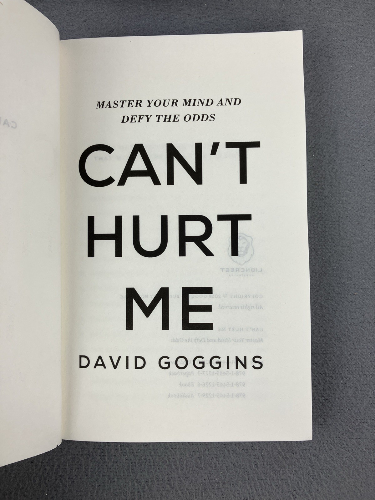 Can’t Hurt Me: Master Your Mind and Defy the Odds – Paperback – VERY GOOD