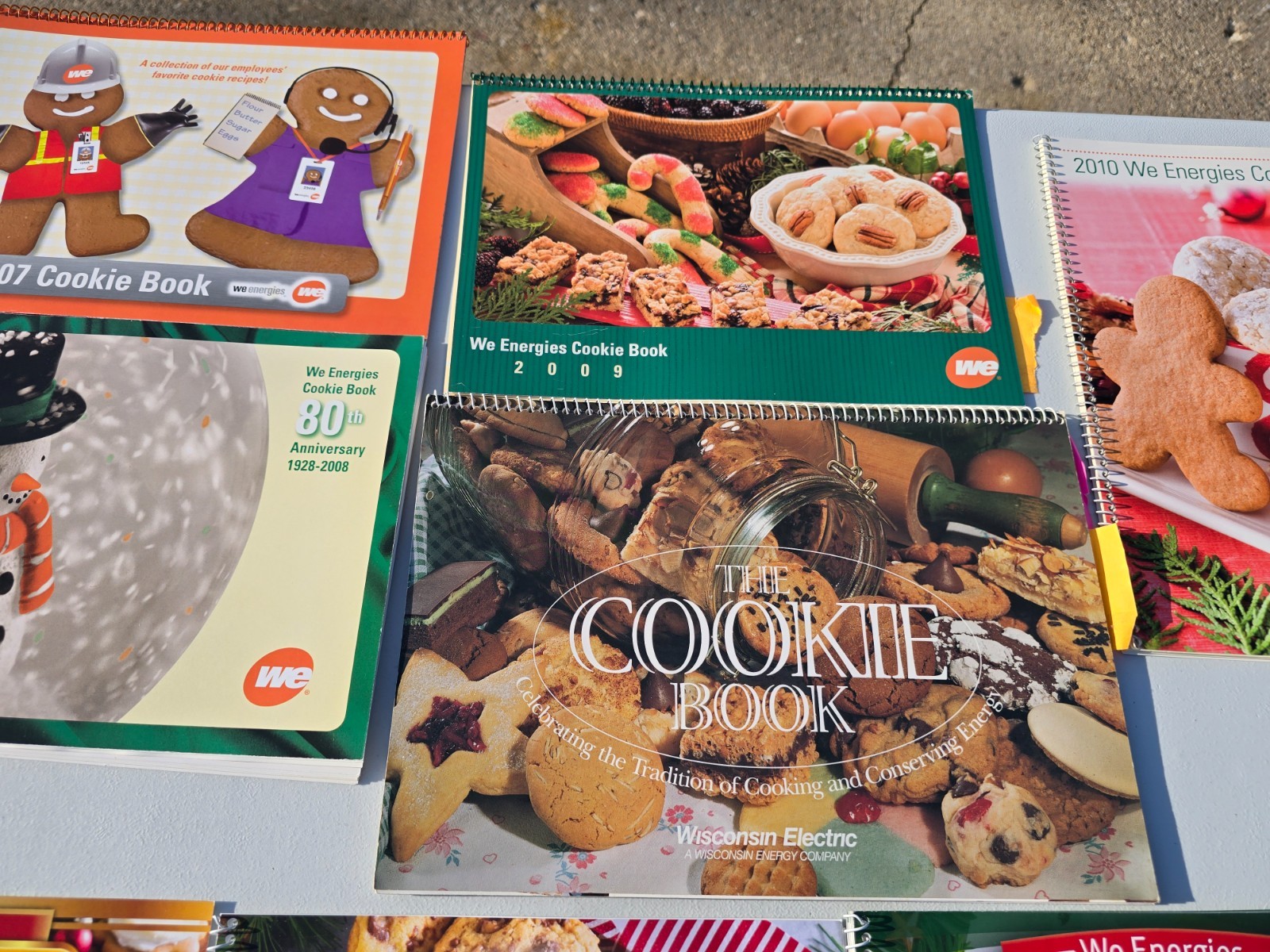 Lot of 11 Wisconsin Electric WE Energies Cookie Book Recipe Cookbooks 2006-2019