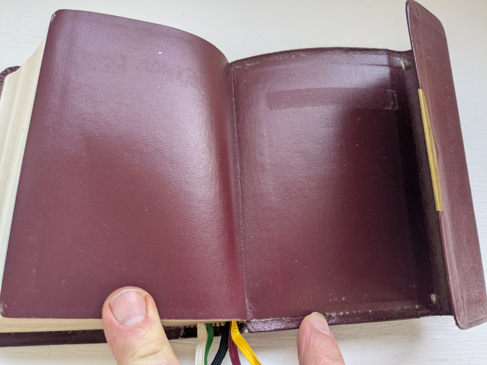NKJV Compact Reference Bible Snap Flap Close Burgundy Leather 1985 Nelson 244SBG