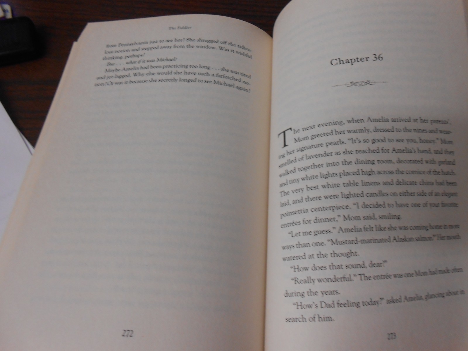 THE FIDDLER -BEVERLY LEWIS – 336 PAGES – PAPERBACK – PRE-OWNED – GOOD