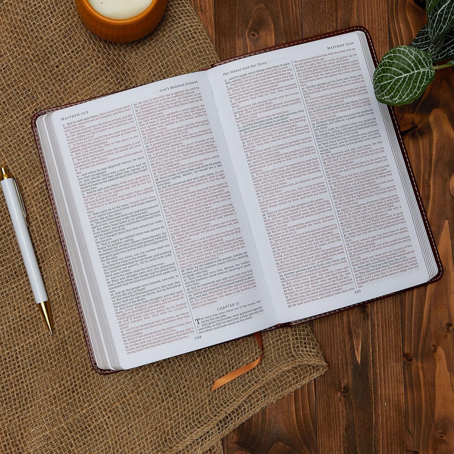 KJV Holy Bible: Gift and Award, Black Leather-Look, Red Letter, Comfort Print: K