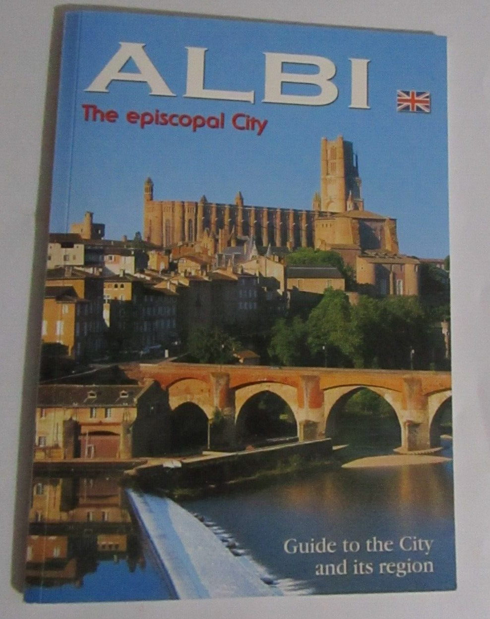 ALBI THE EPISCOPAL CITY PAPERBACK BOOK 2011 48 PAGES 6.5 X 9.5 IN