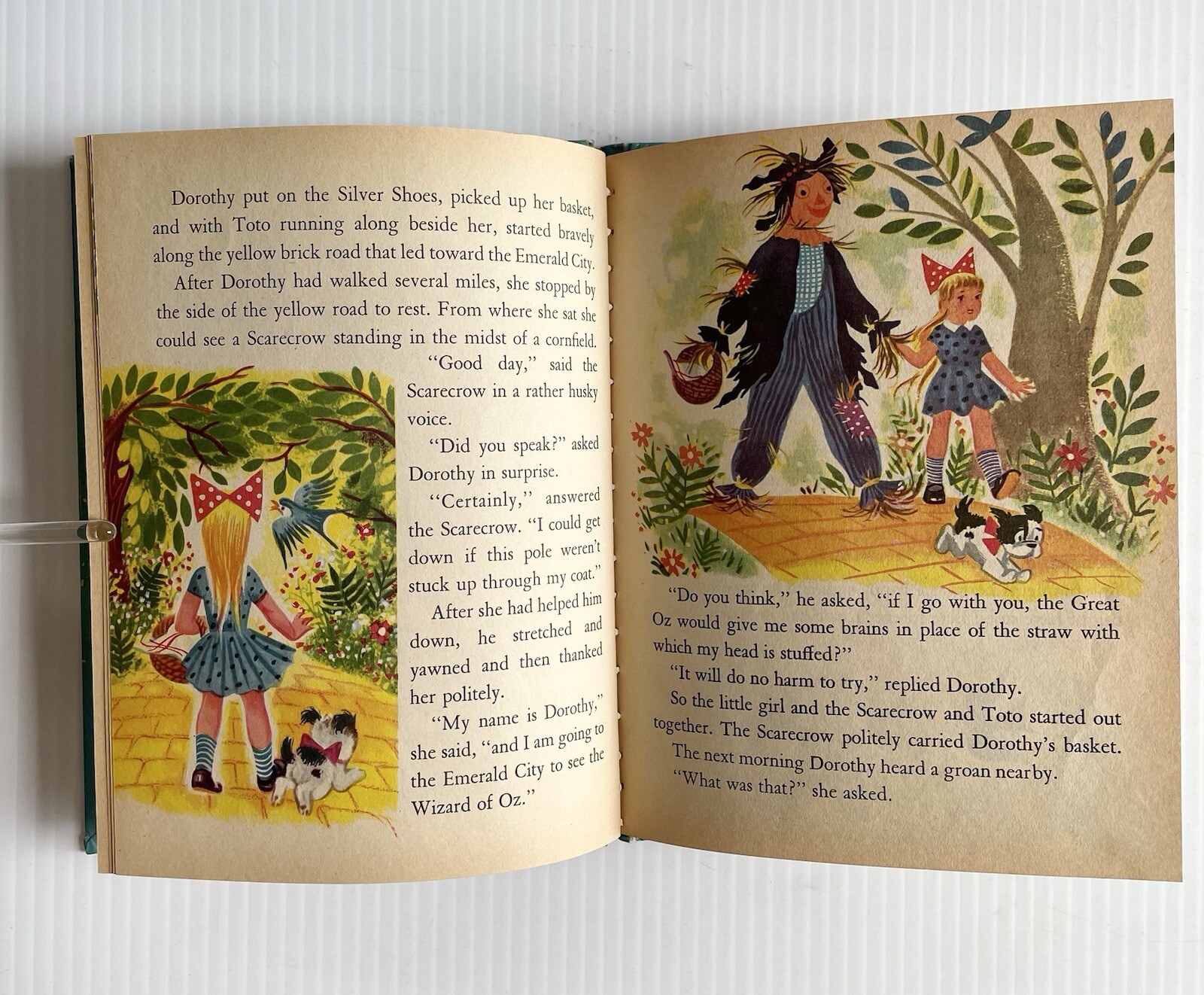 Lot 7 Vintage Children’s Wonder Books- Popeye, Bunny Hopwell, Wizard Of Oz Etc.
