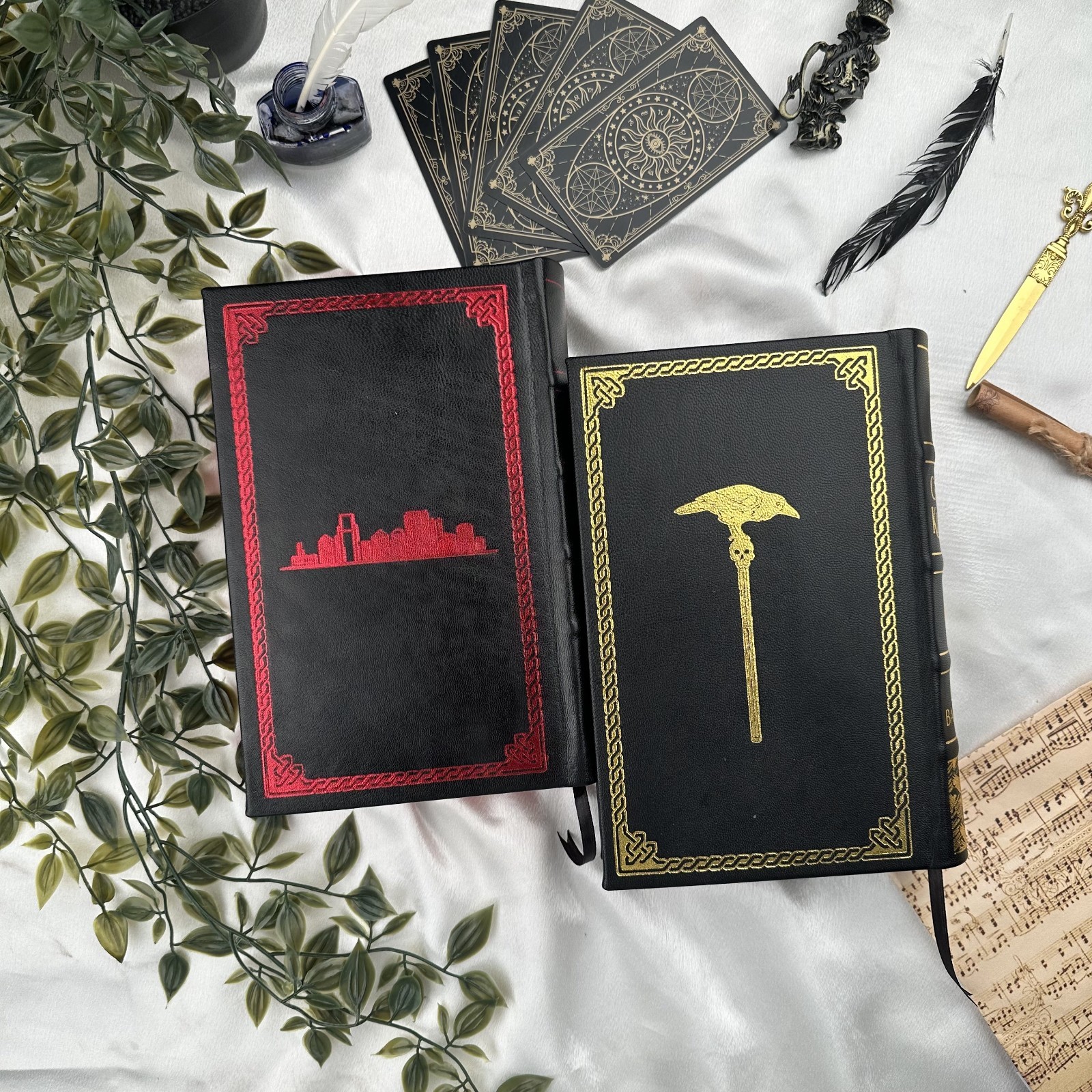 Six of Crows 2 Books Set: Six of Crows & Crooked Kingdom [Premium Leather Bound]