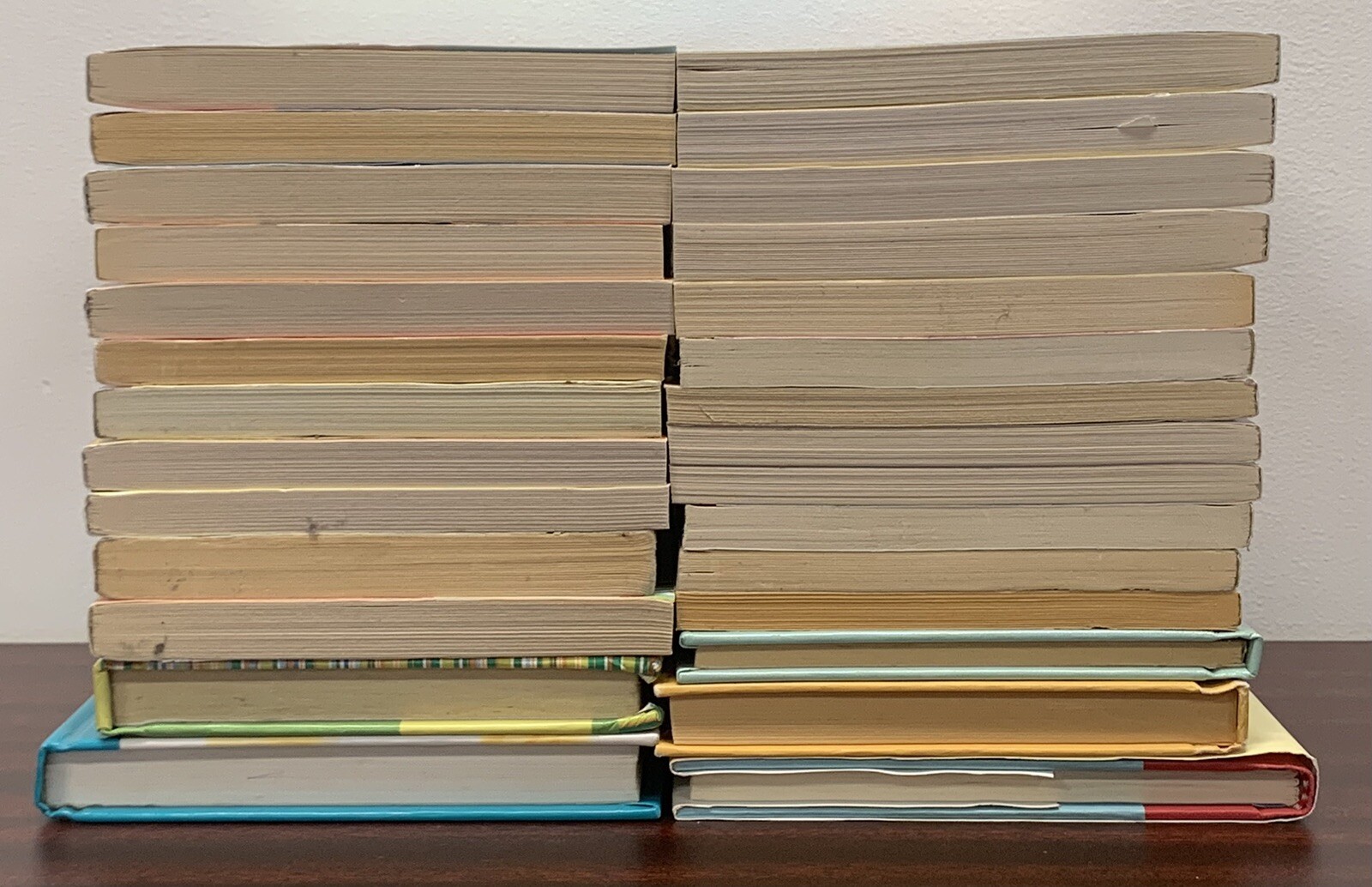 Lot Of 28 Judy Blume & Beverly Cleary