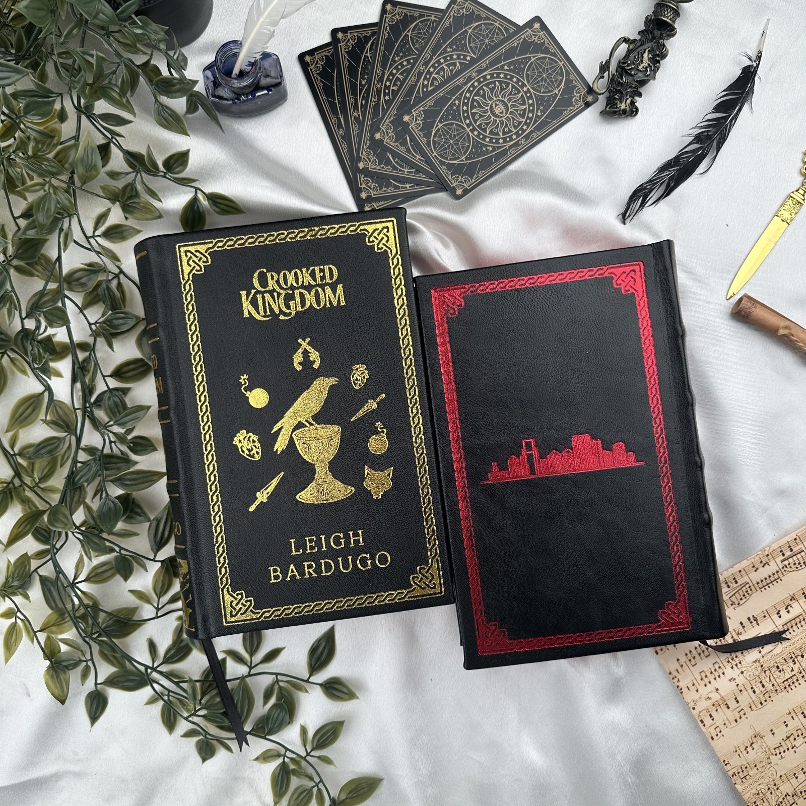 Six of Crows 2 Books Set: Six of Crows & Crooked Kingdom [Premium Leather Bound]