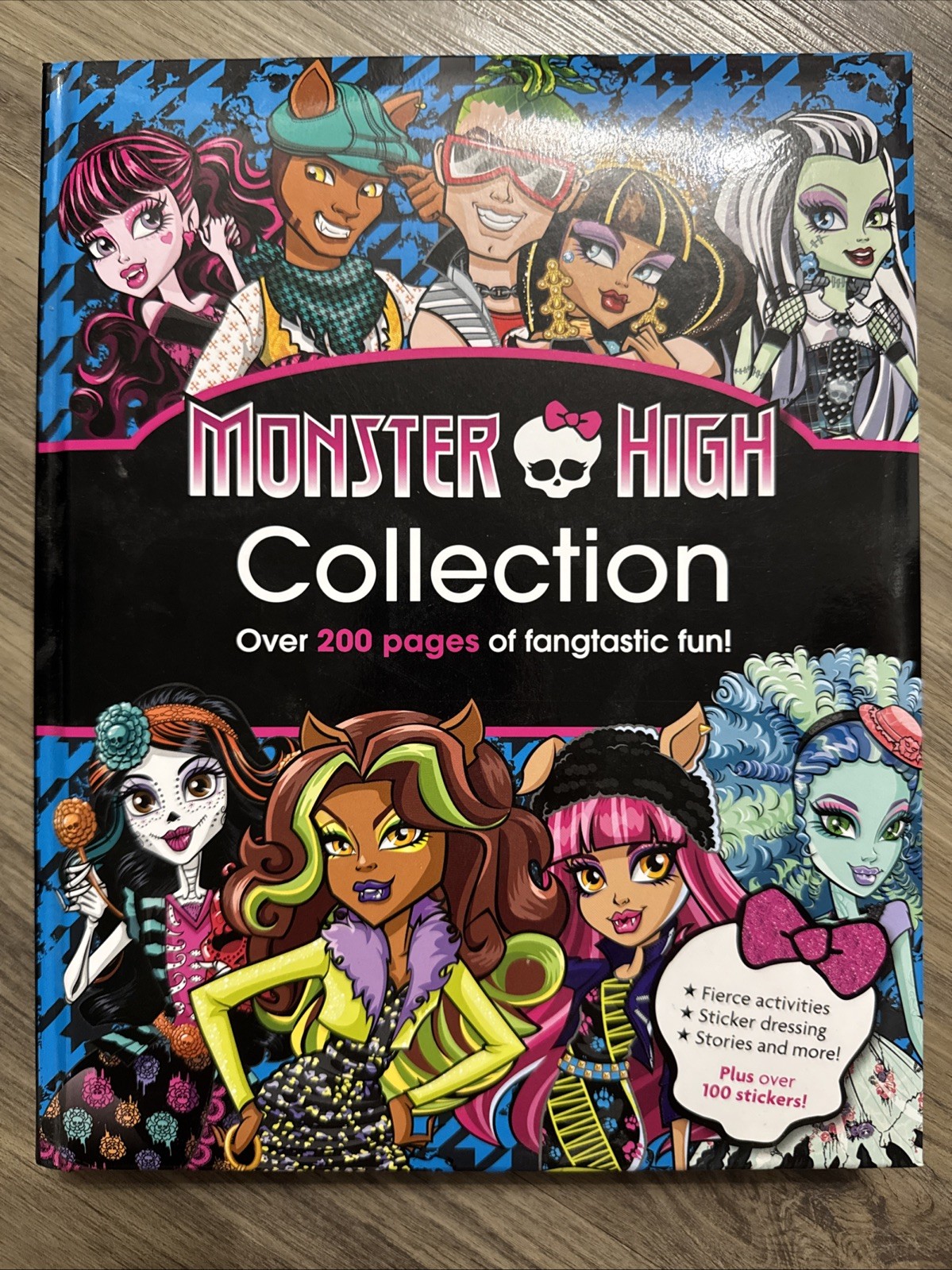 Monster High Collection: Over 200 Pages of Fantastic Fun! Over 100 Stickers NEW