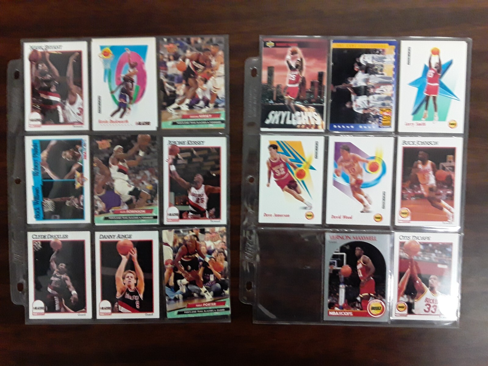 Basketball Trading Cards 31 Ultra Pro sheets full 300 random cards G+ 240403