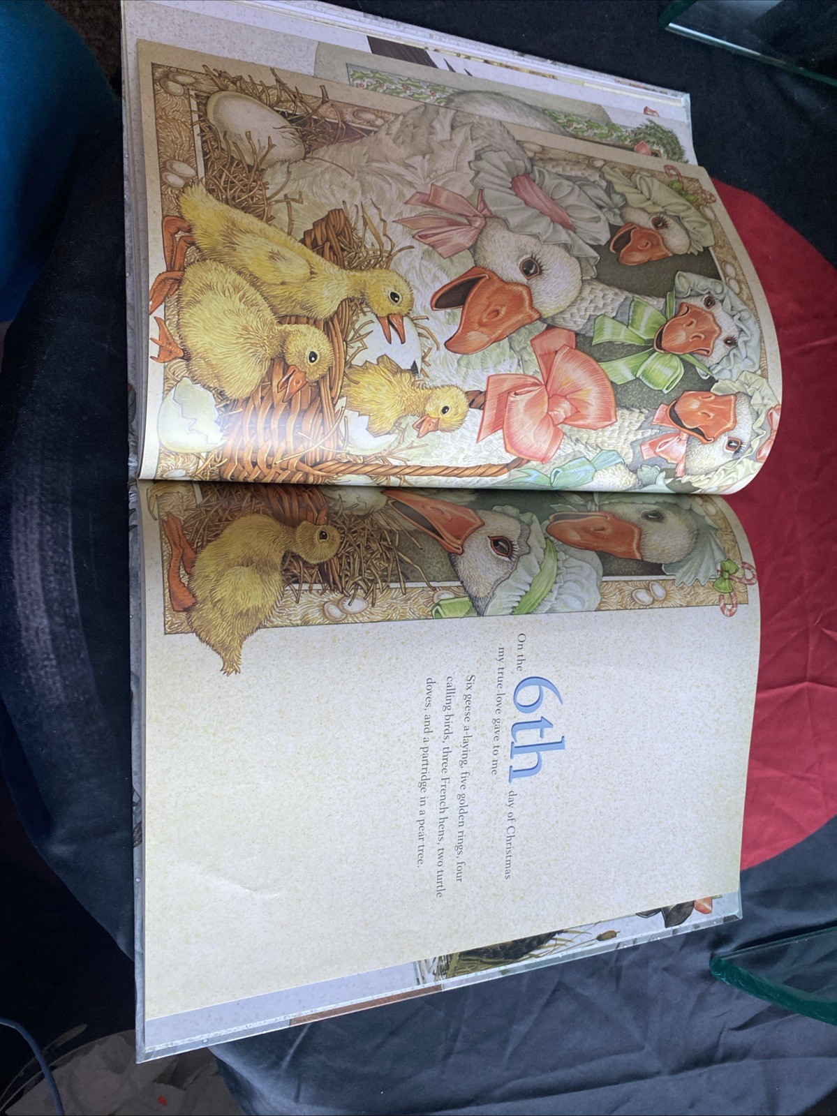 *KIDS* 🎅🏼 Twelve Days of Christmas by Don Daily (2007, Picture Book) $12.25!