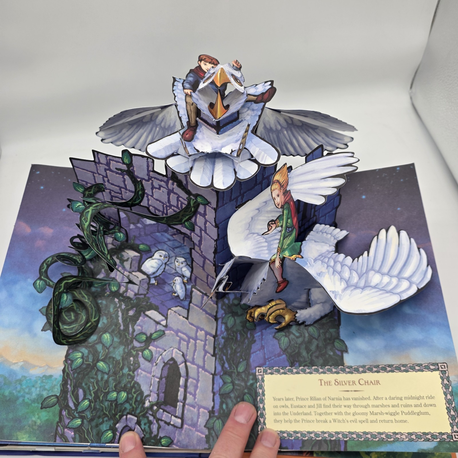 The Chronicles Of Narnia Pop-Up Book C.S. Lewis Robert Sabuda 2007