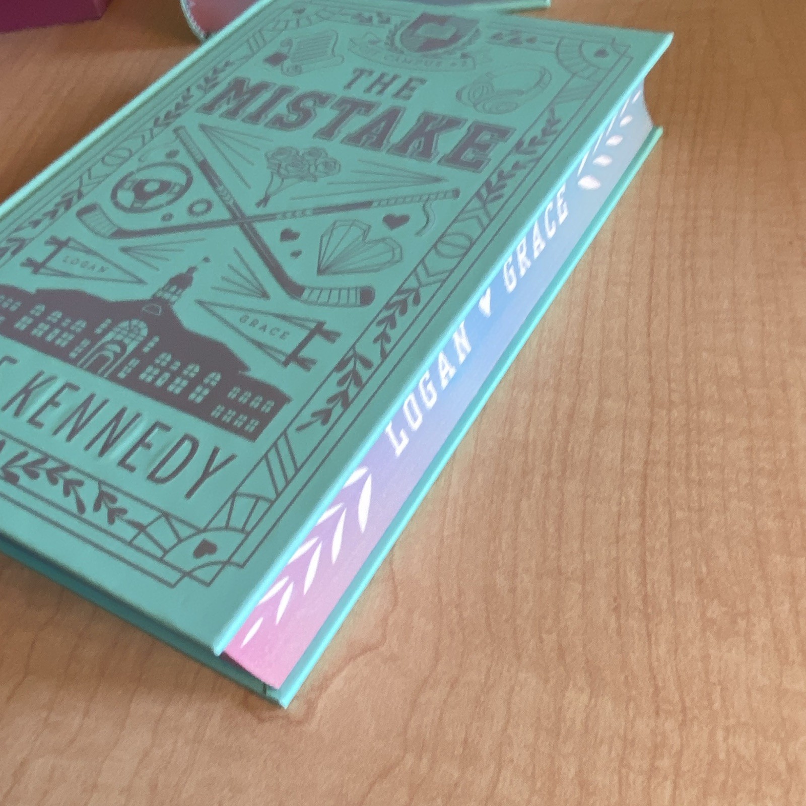 The Mistake (Off-Campus) by Elle Kennedy, YA Romance Hockey College Novel, HC