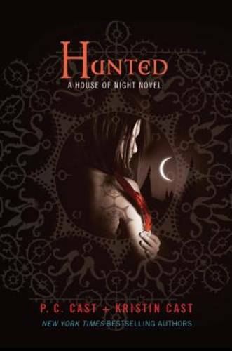 Hunted: A House of Night Novel (House of Night Novels) – Paperback – GOOD