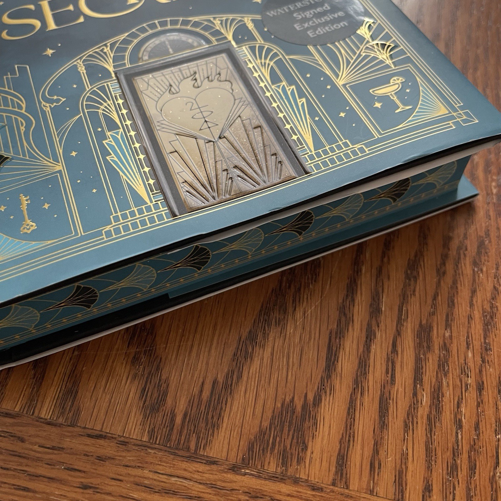 Signed Waterstones Alchemy of Secrets Stephanie Garber Key Cover