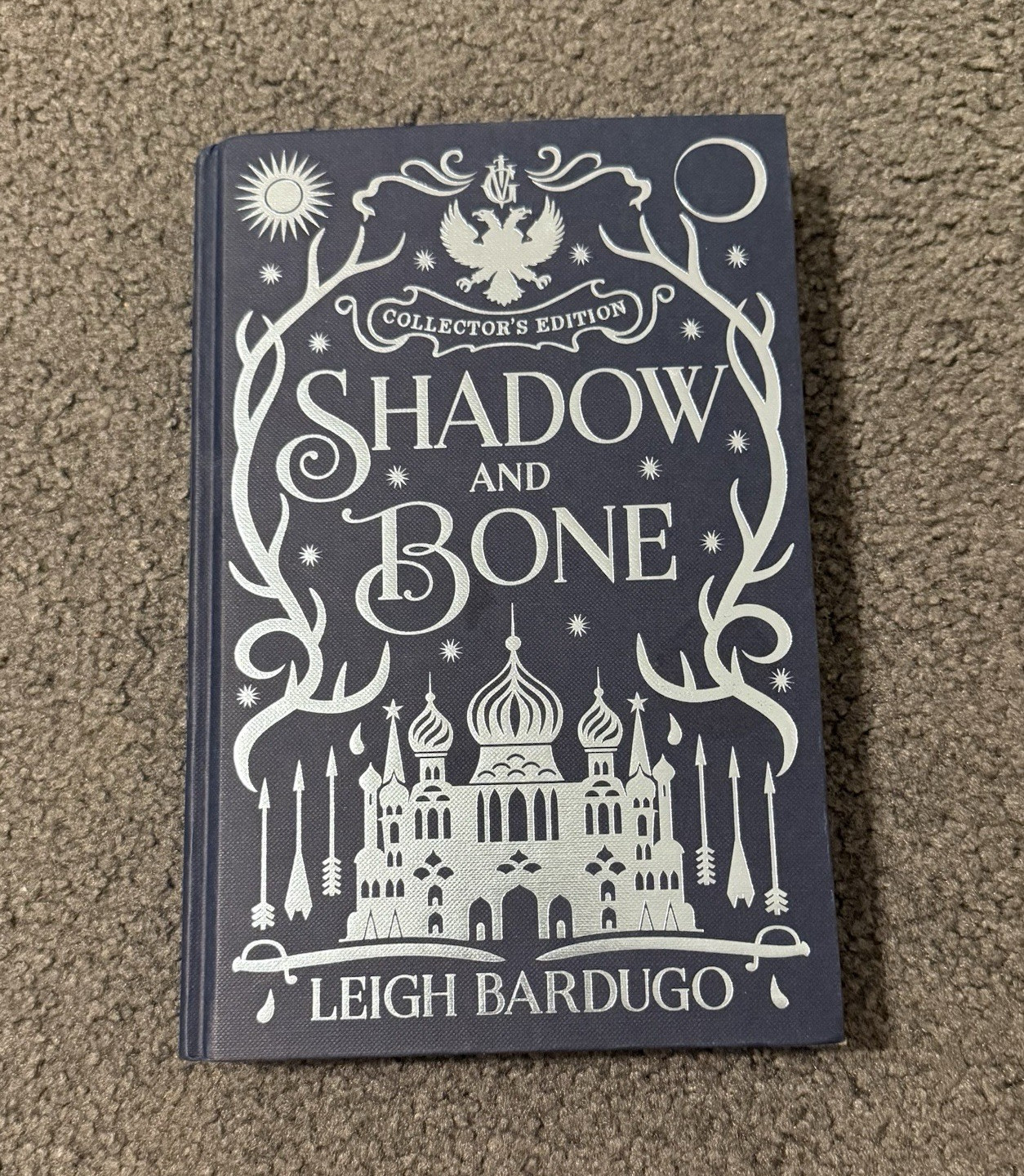 Shadow and Bone Collector’s Edition Leigh Bardugo (Hardcover) Orion Near Perfect