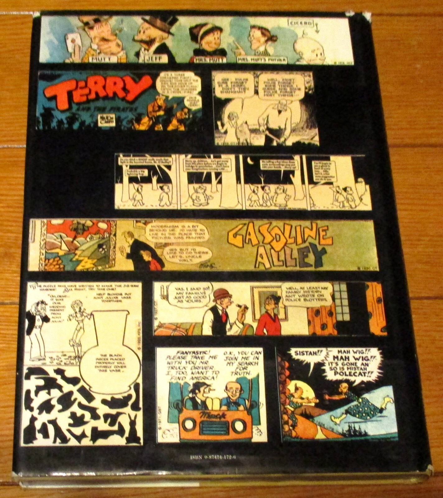 1977 The Smithsonian Collection of Newspaper Comics Hardcover Book 336 Pages