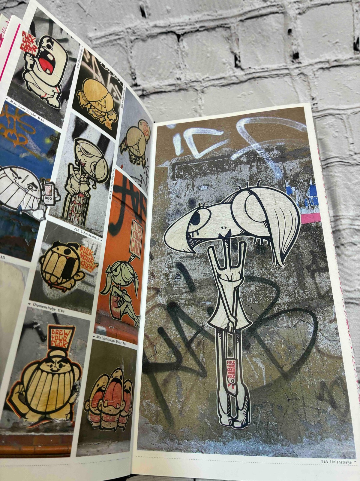 Urban Illustration Berlin: Street Art Cityguide by Benjamin Wolbergs [English an