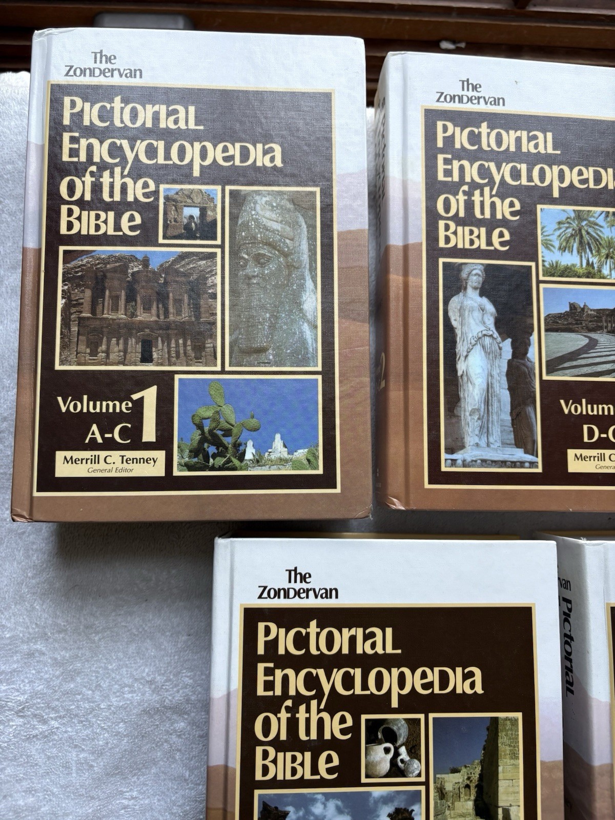 Zondervan Pictorial Encyclopedia o the Bible, Vols. 1-5, VG to LN Books FREESHIP