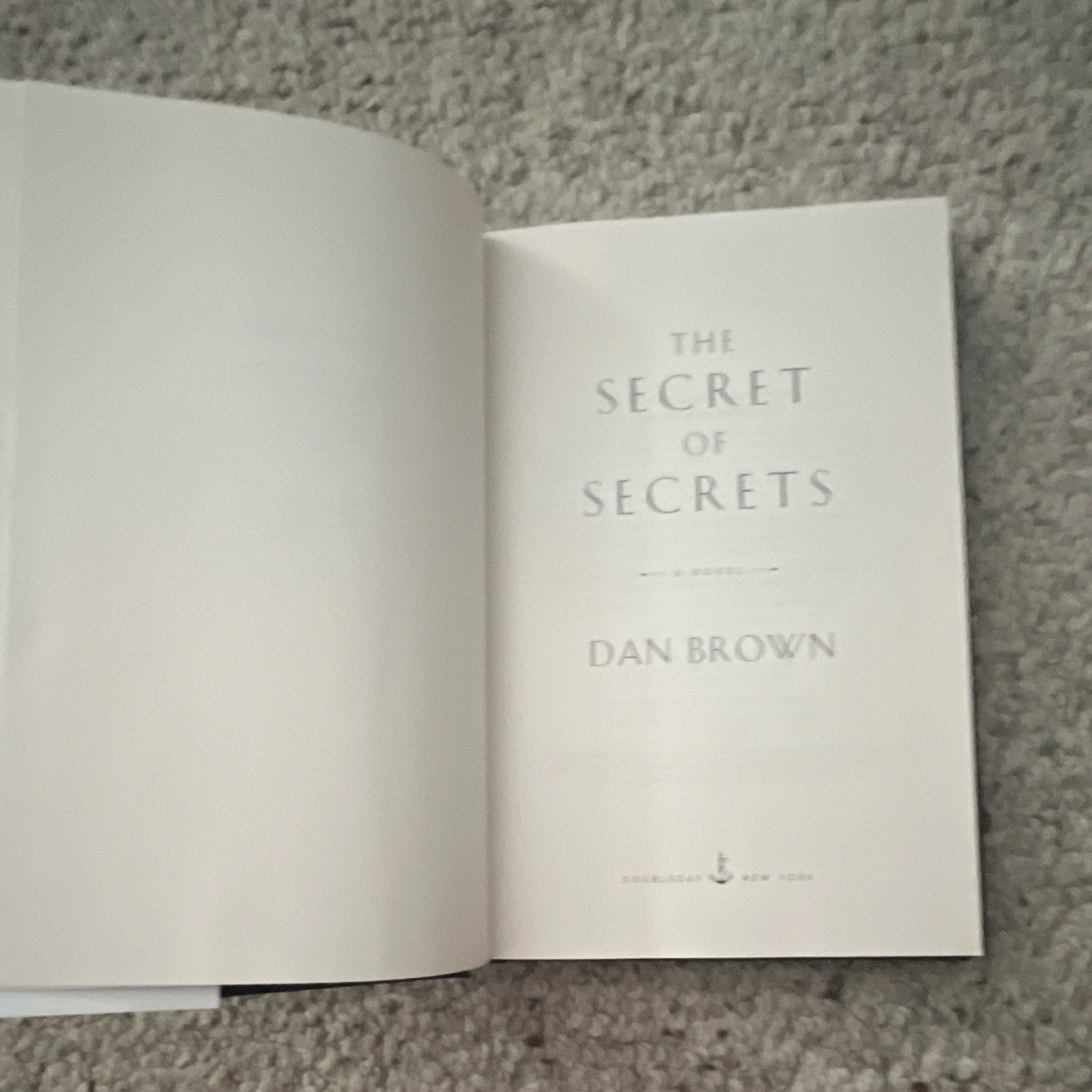 Dan Brown The Secret of Secrets Hardcover Novel w/ Dust Jacket 2025 Langdon