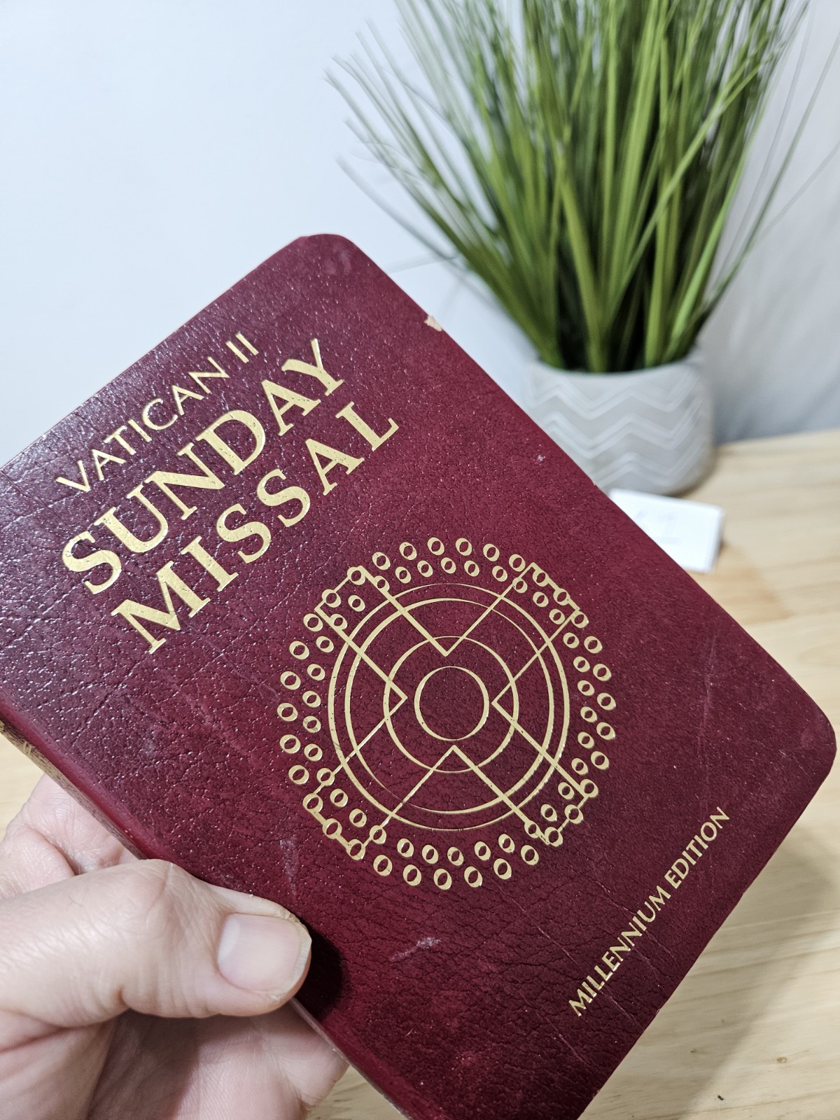 Vatican II Sunday Missal Millennium Edition Leatherette Catholic Prayer 2001