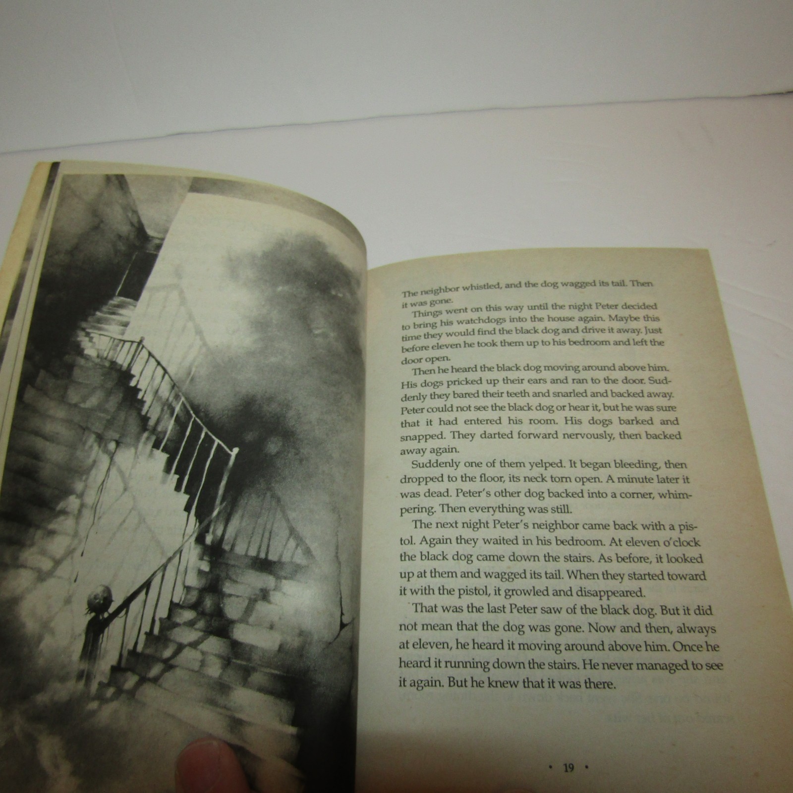 Vintage Scary Stories to Tell in the Dark Book Trilogy by Alvin Schwartz PB Lot