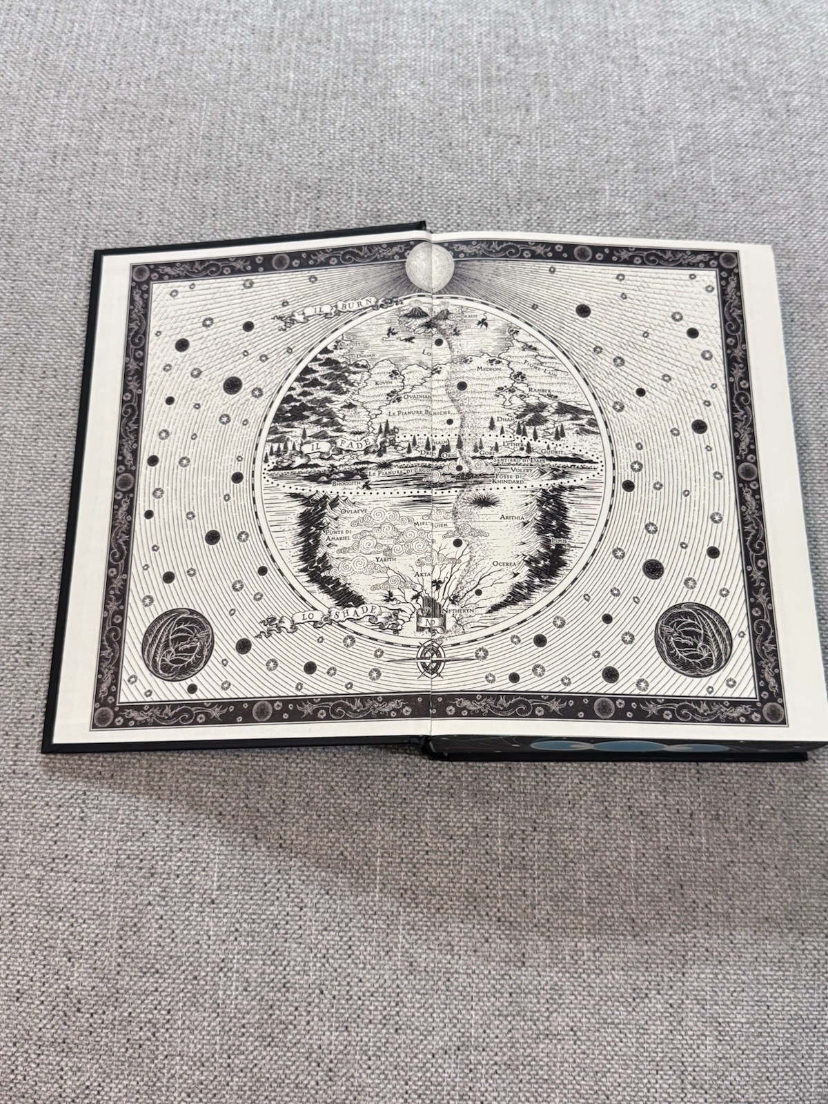 When The Moon Hatched Sarah A Parker Special Edition Sprayed Edge Italian Ed