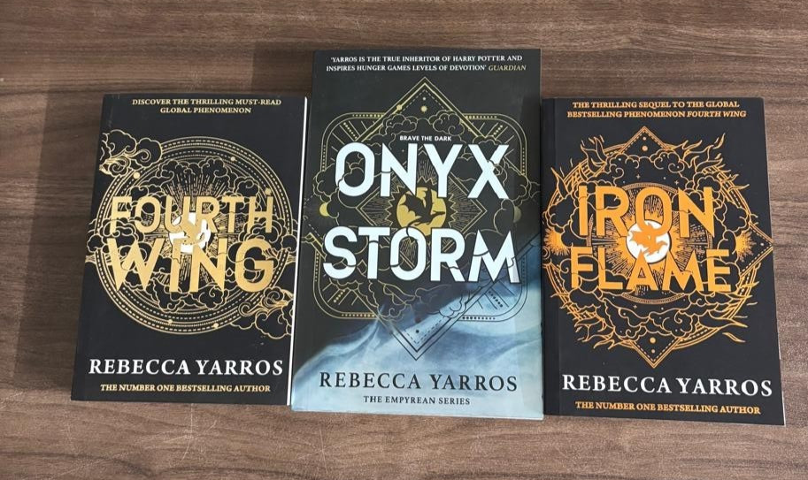 Onyx Storm + Iron Flame + Fourth wing by Rebecca Yarros Paperback and English
