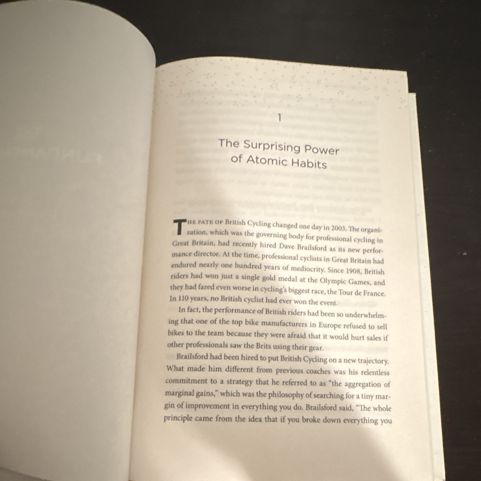 Atomic Habits by James Clear Hardcover w/ Dust Jacket, Avery Self-Help