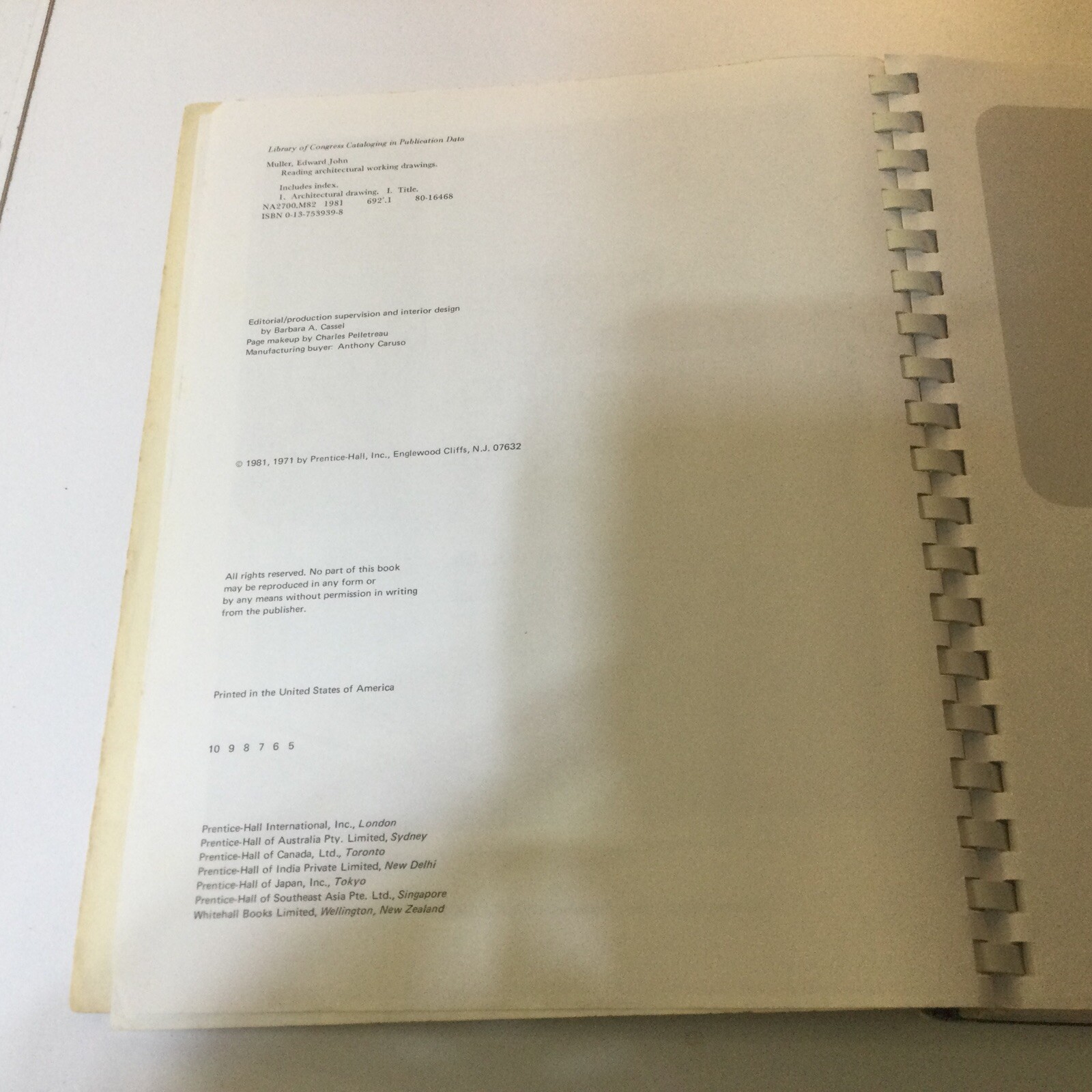 Reading Architectural Working Drawings Edward J Muller – Spiral Boud 2nd Edition