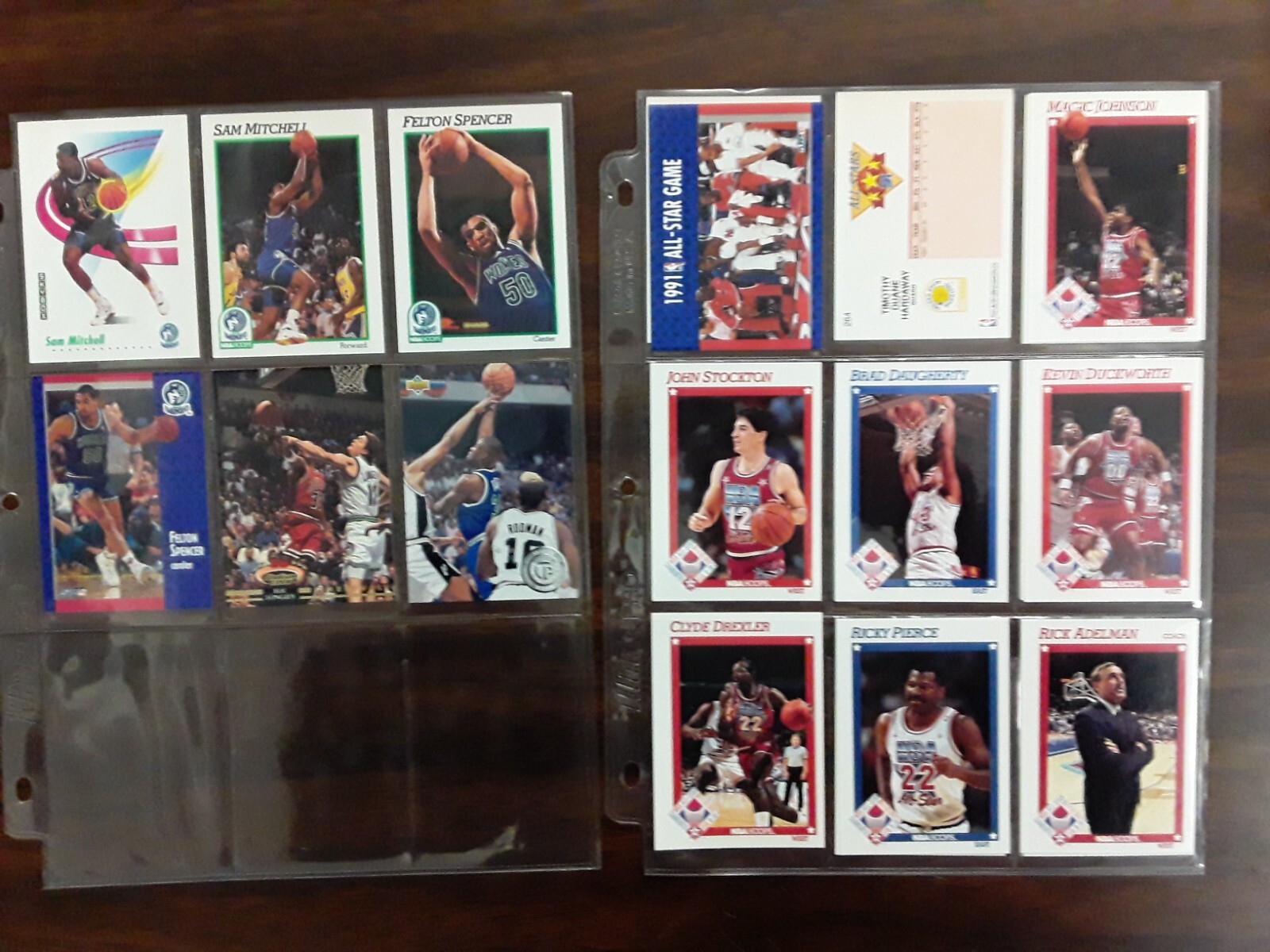 Basketball Trading Cards 31 Ultra Pro sheets full 300 random cards G+ 240403
