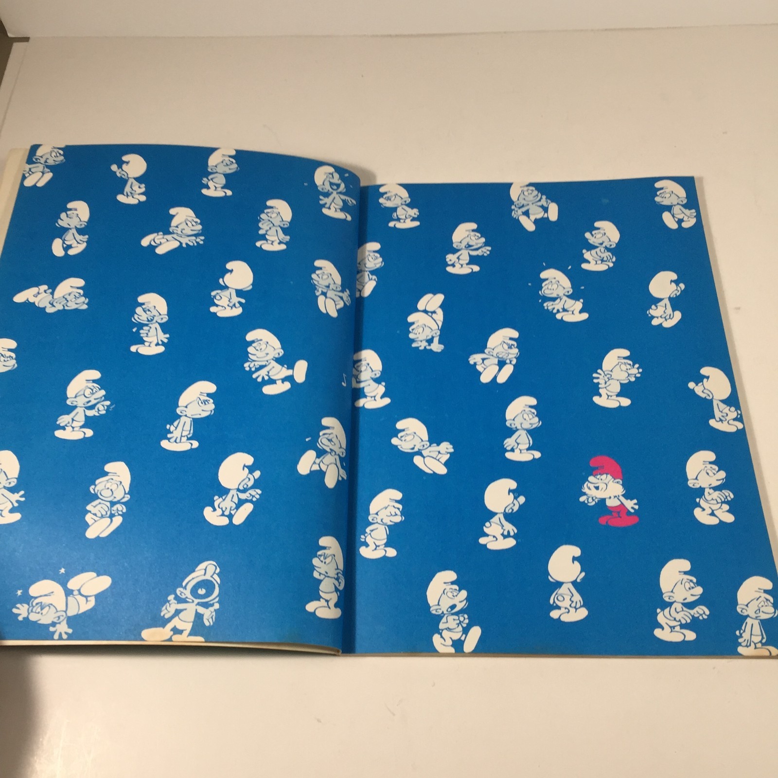 Lot of 4 Paperback Childrens Books-Dr. Seuss 500 Hats, Smurfs, Fox & Hound, Oz