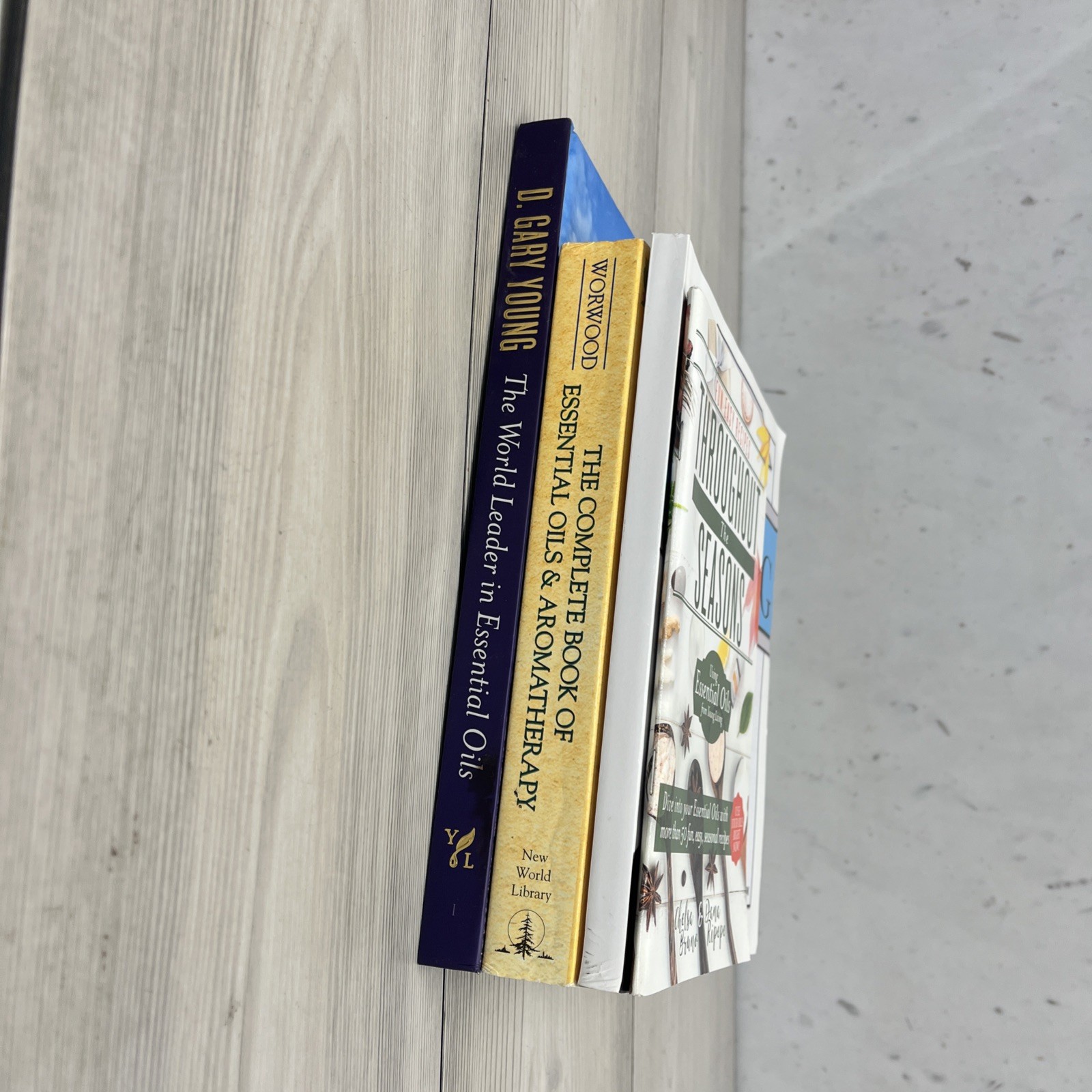 Lot Of 4 Essential Oils Natural Healing Book Guides D. Gary Young Aromatherapy