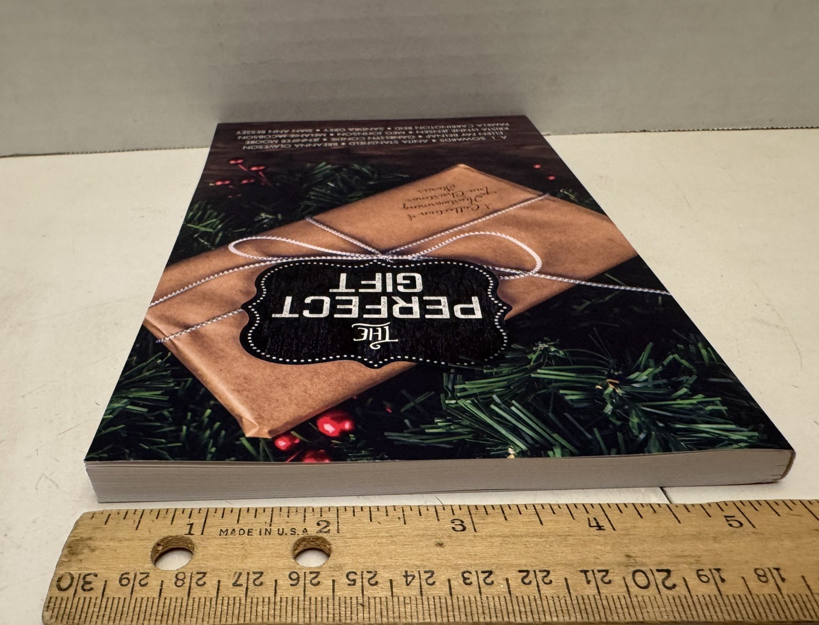 The Perfect Gift, Covenant Communications, Paperback, 2016, New