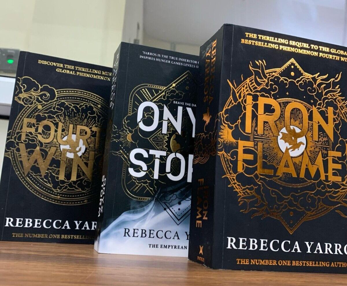 Onyx Storm + Iron Flame + Fourth wing by Rebecca Yarros Paperback and English