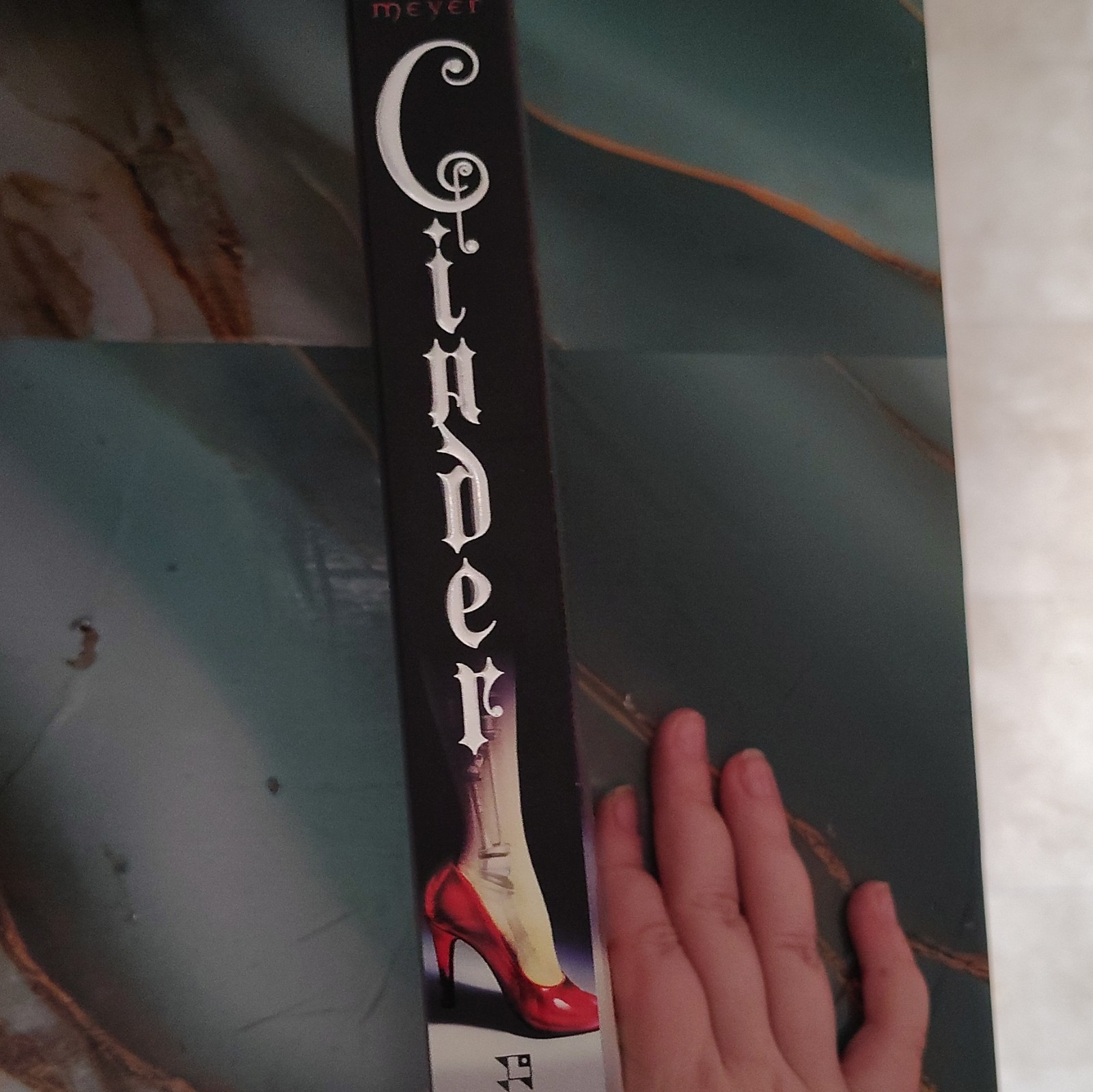 Cinder Marissa Meyer Paperback Square Fish Lunar Chronicles Bonus Story