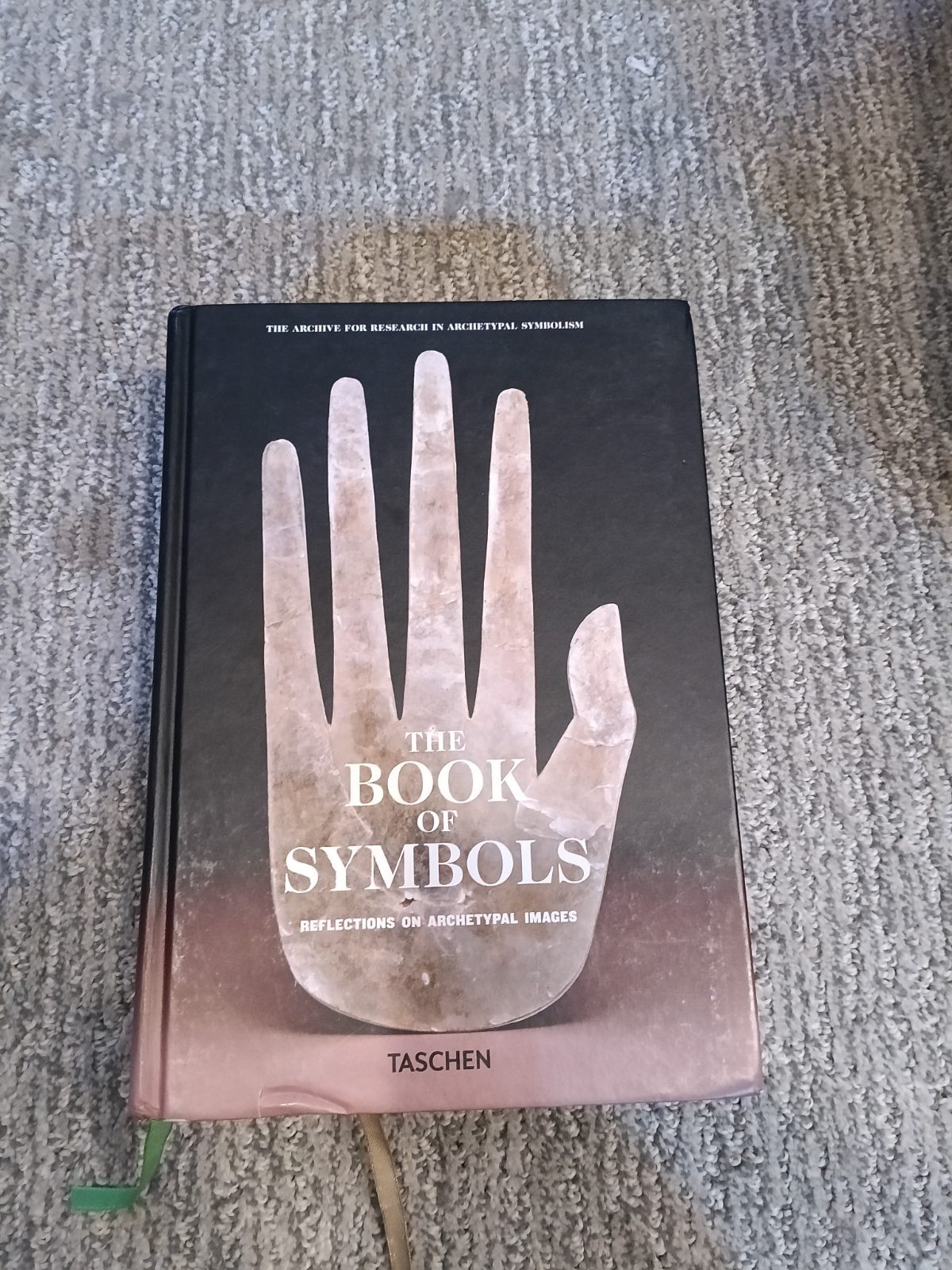 The Book of Symbols Archive for Research in Archetypal Symbolism (2010) [VG]