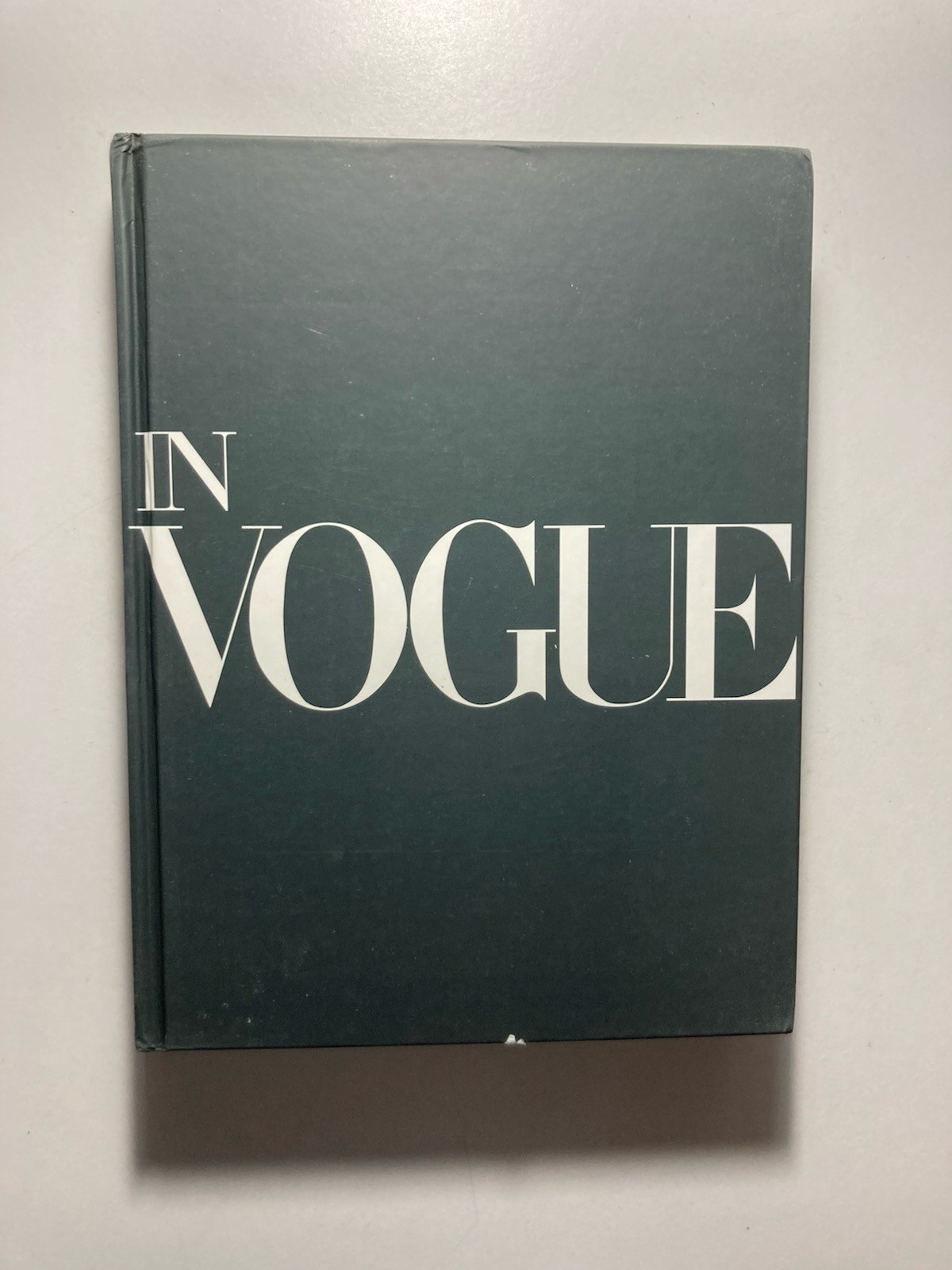 “IN VOGUE : The Illustrated History of…” Norberto Angeletti & Alberto Olivia HC