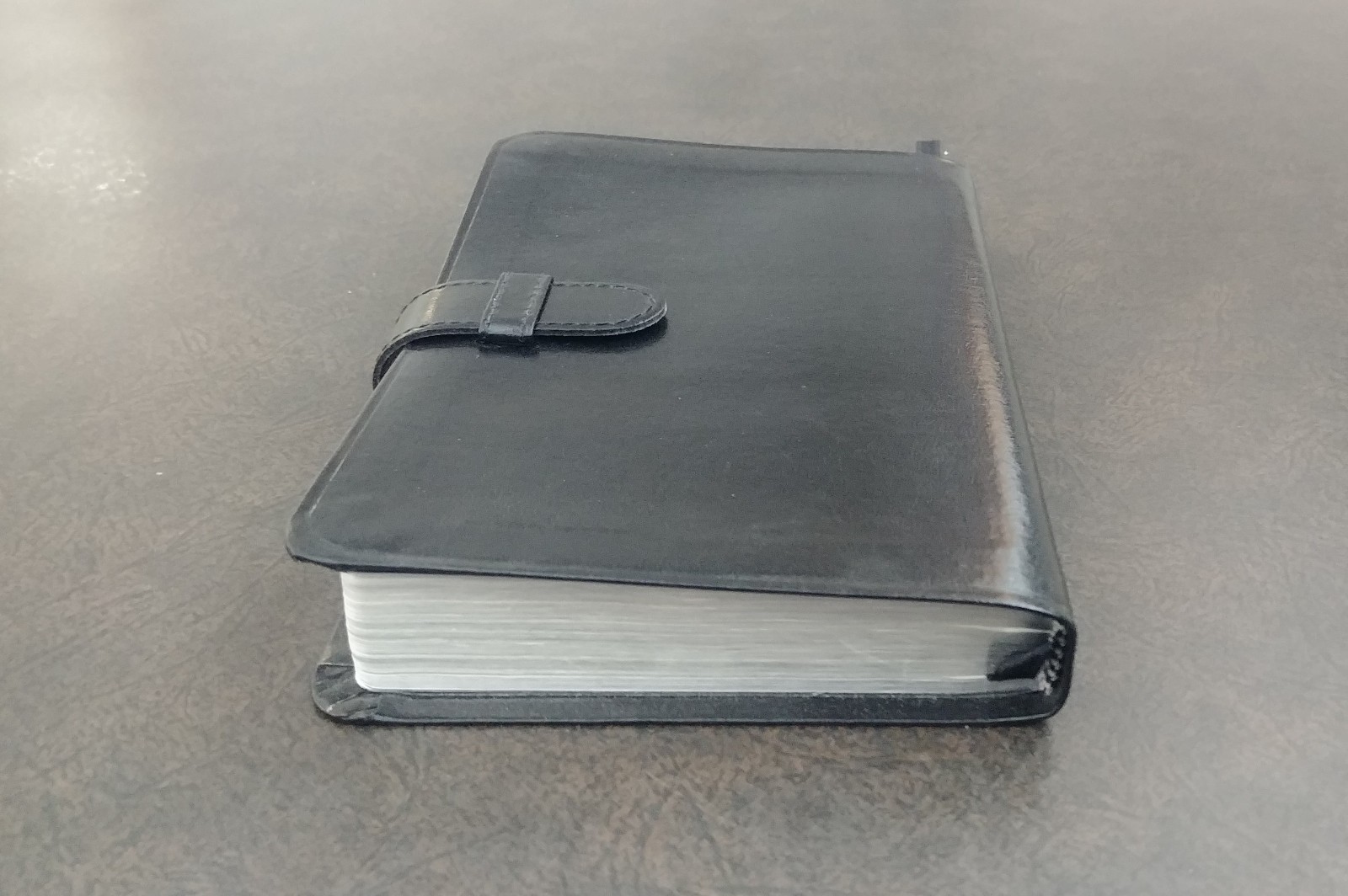 Premium Bonded Leather NIV Compact Thinline Bible Black – Red Letter – Ribbon