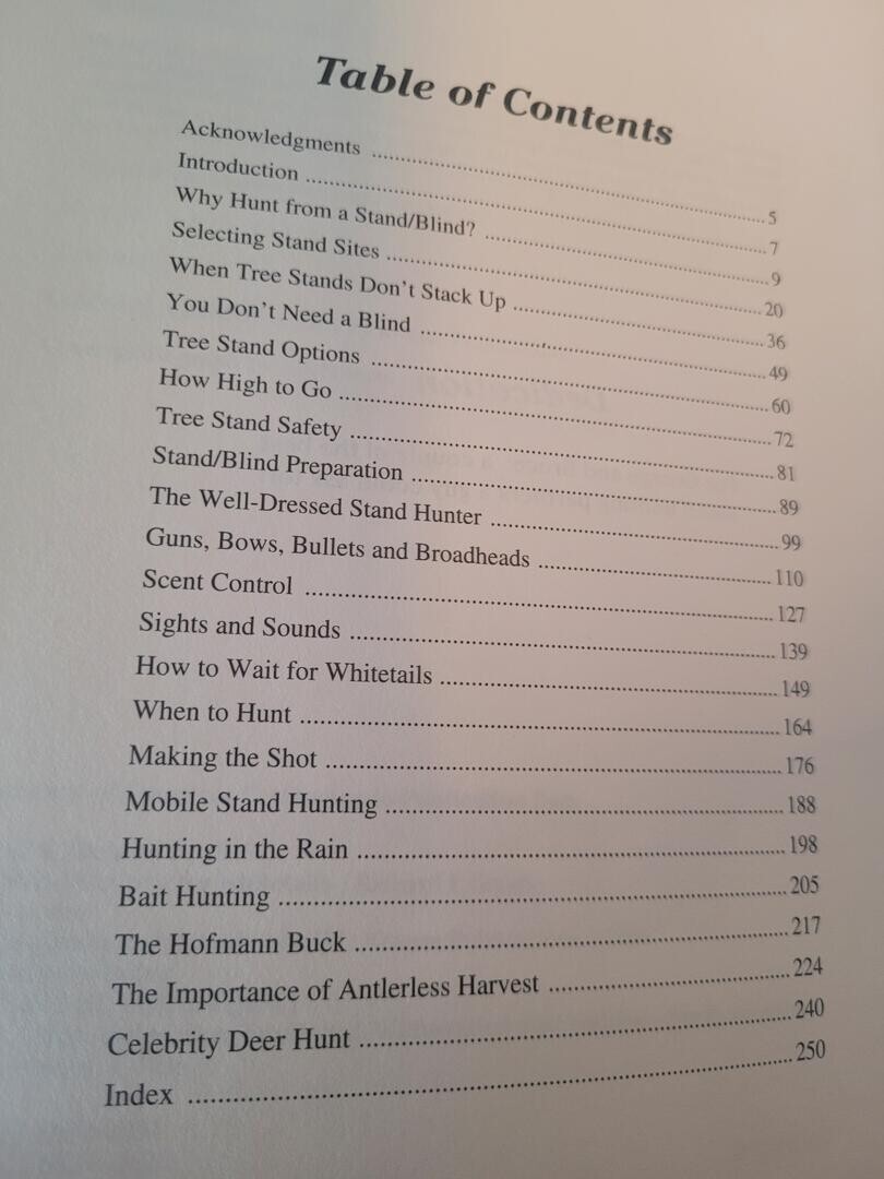 Stand Hunting for Whitetails by Richard P. Smith 256 Pages of Good Deer Hunting