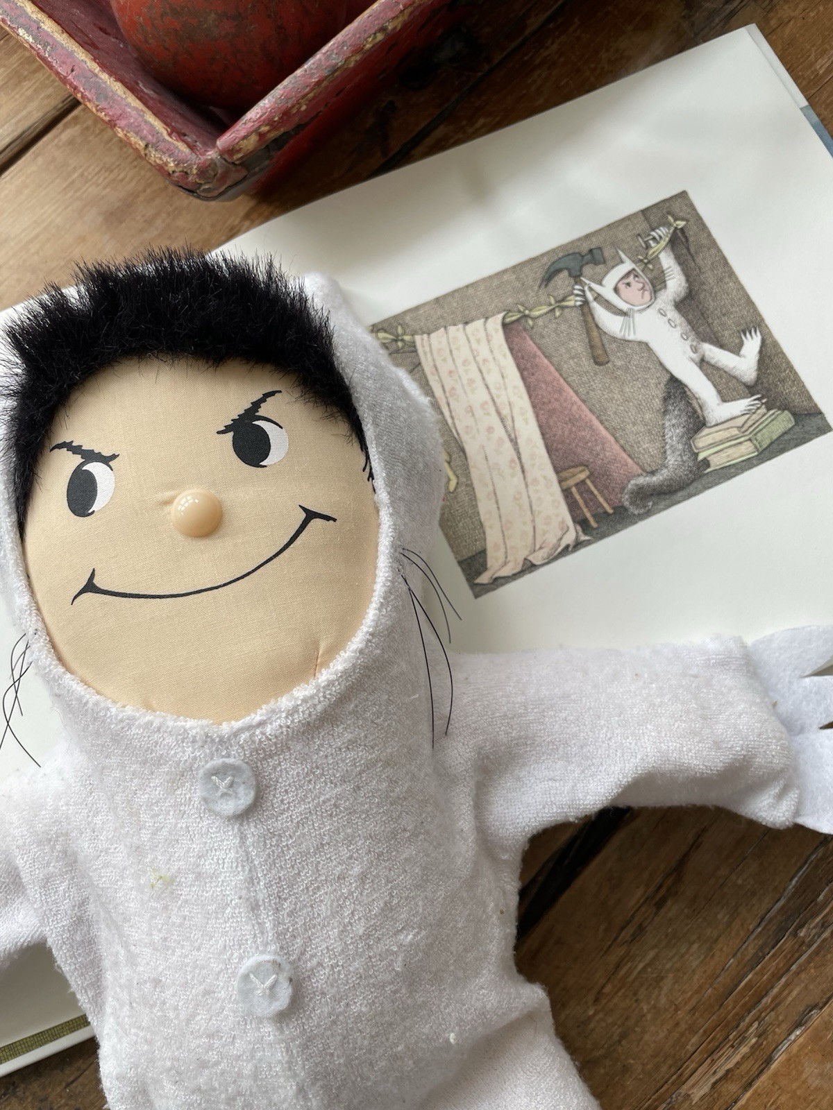 Maurice Sendak”Where The Wild ThingsAre”50th Anniv. 2013 + Figures Including Max