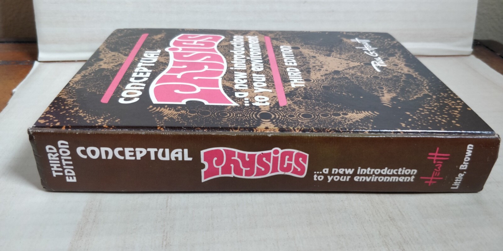 vintage 1977 Conceptual Physics Paul G. Hewitt third edition hardcover. B27