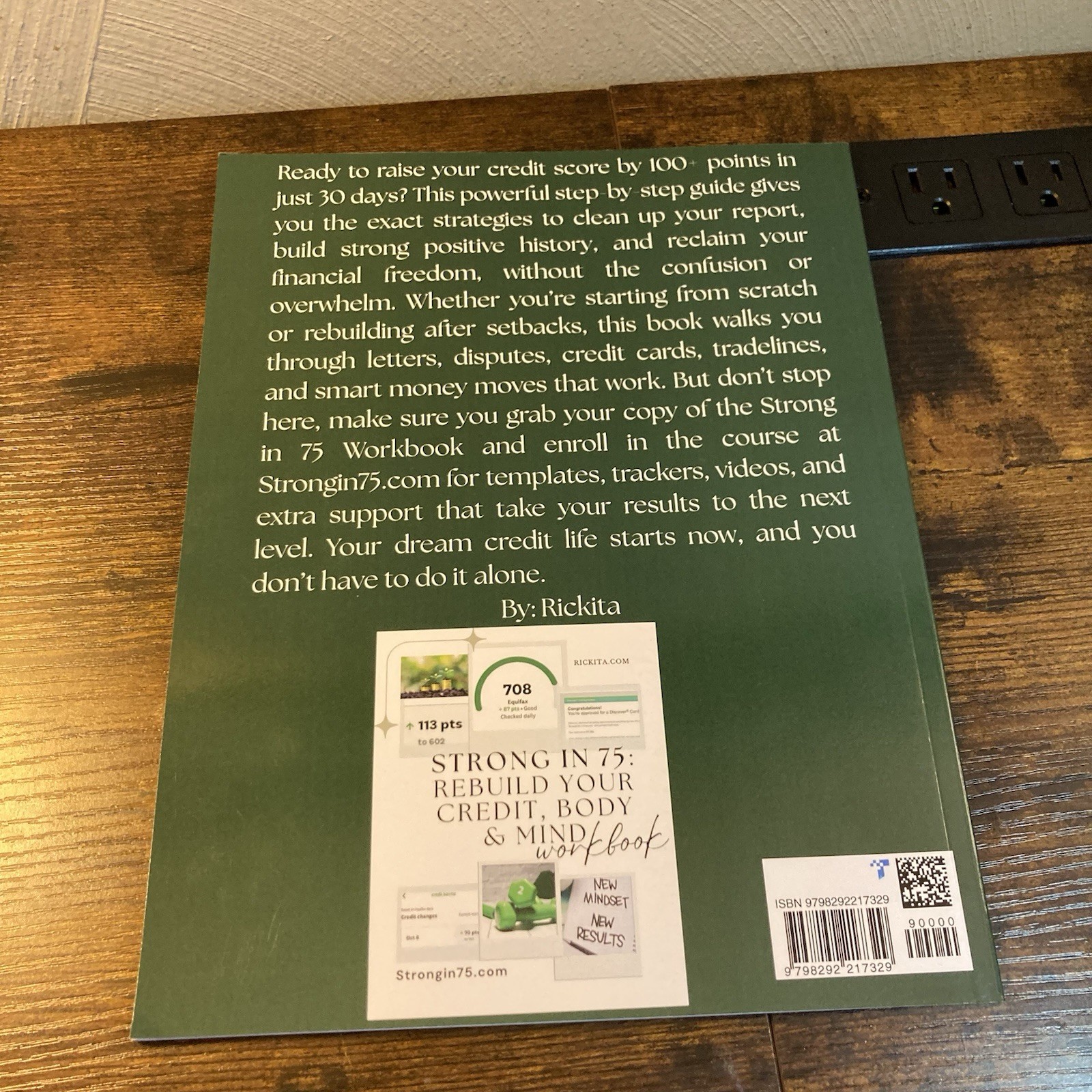 Raise Your Credit Score 100+ Points in 30 Days Credit Repair Guide Book