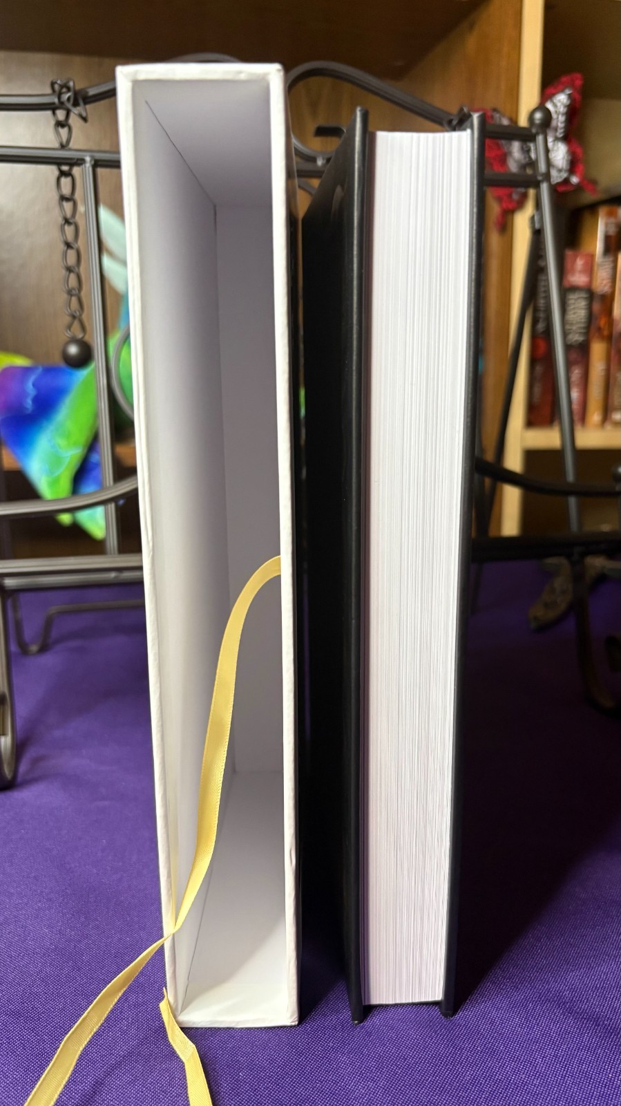 Shadow and Bone: the Collector’s Edition by Leigh Bardugo (2020, Hardcover)