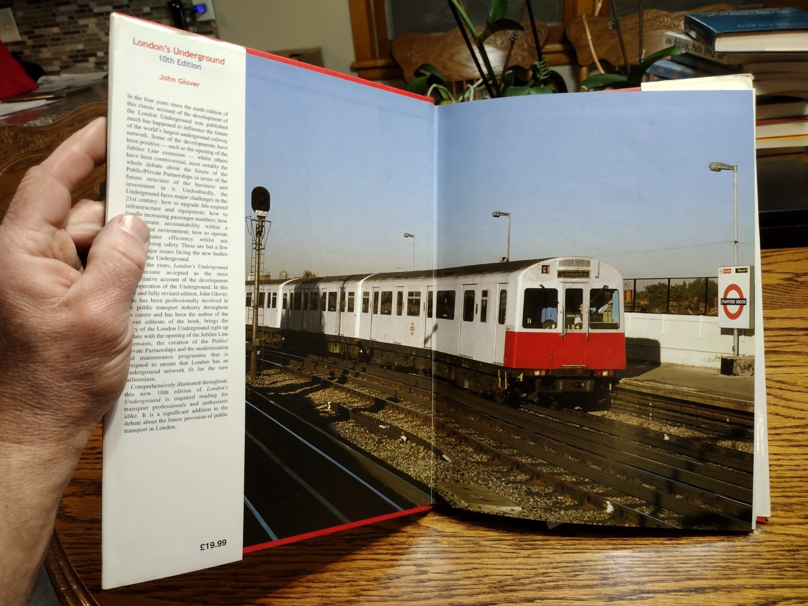 London’s Underground John Glover 2003 Hardback Published Ian Allan 160 pages